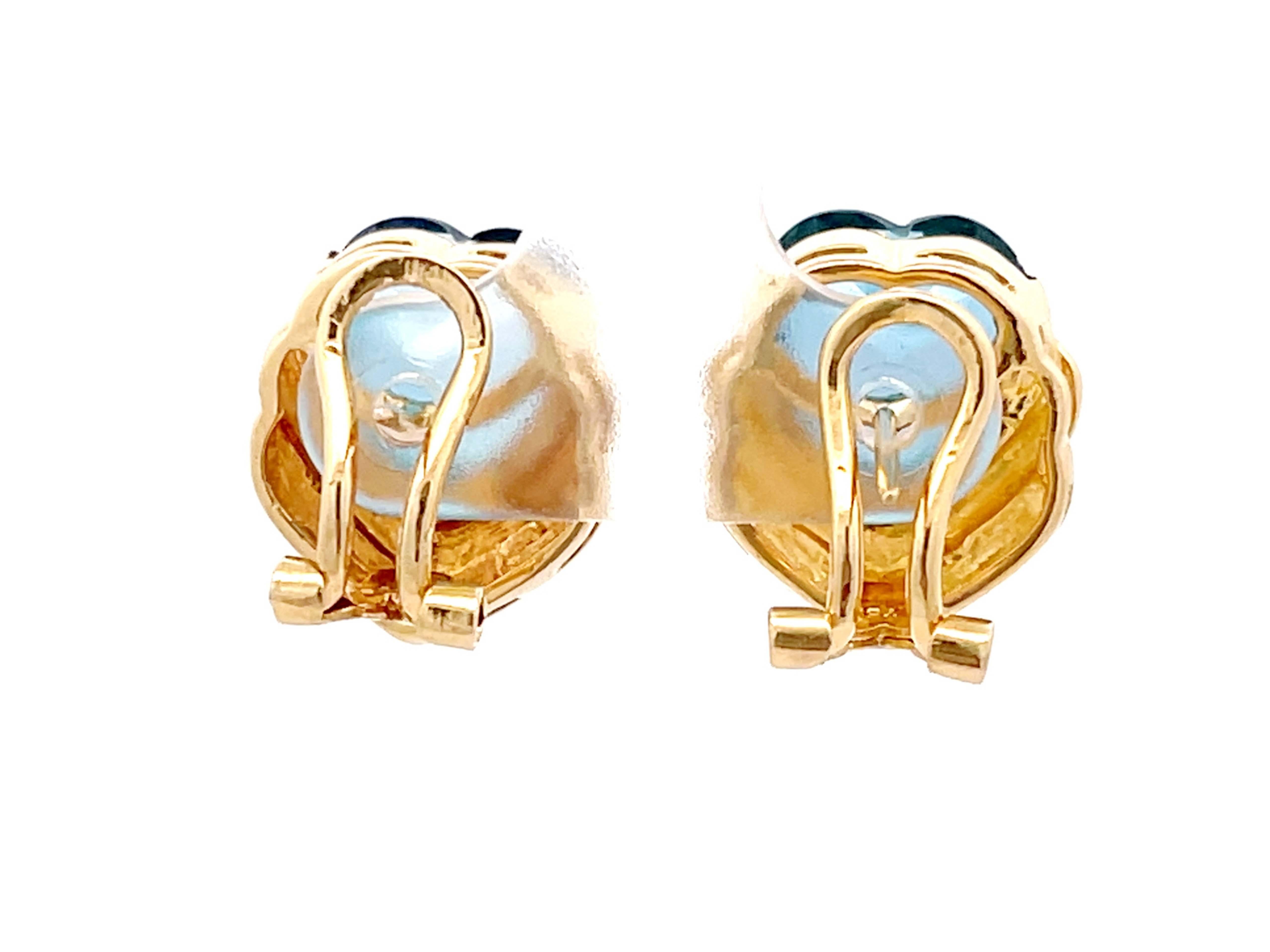 Orecchini a forma di cuore di topazio blu in oro giallo 18 carati in vendita 1