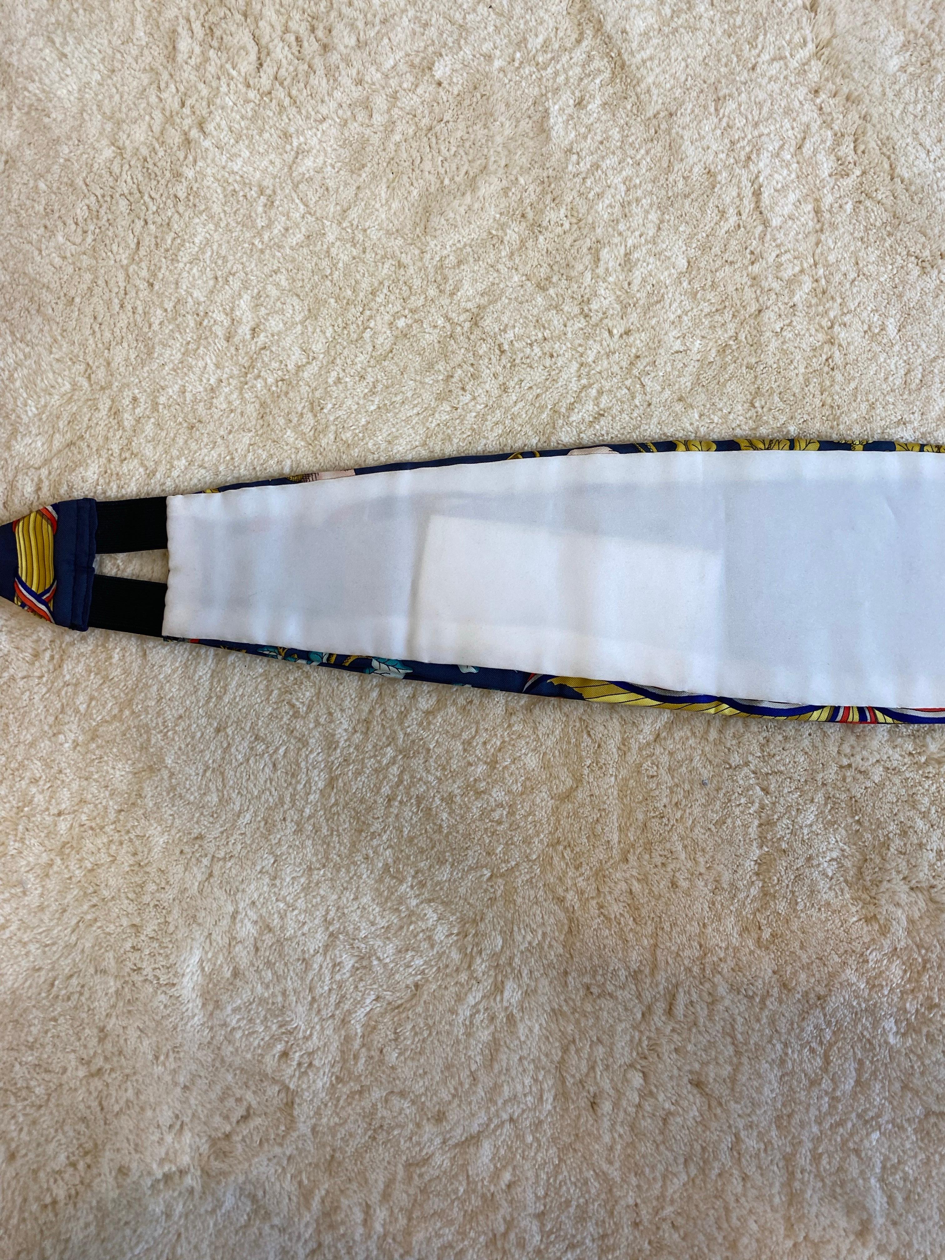 Blue Hermès-Paris patterned belt. For Sale 4