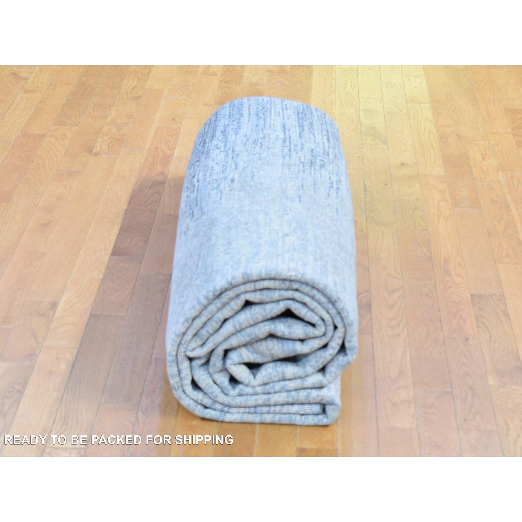 Blauer handgeknüpfter Teppich aus Wolle und reiner Seide mit horizontalem Ombre-Design 10'0