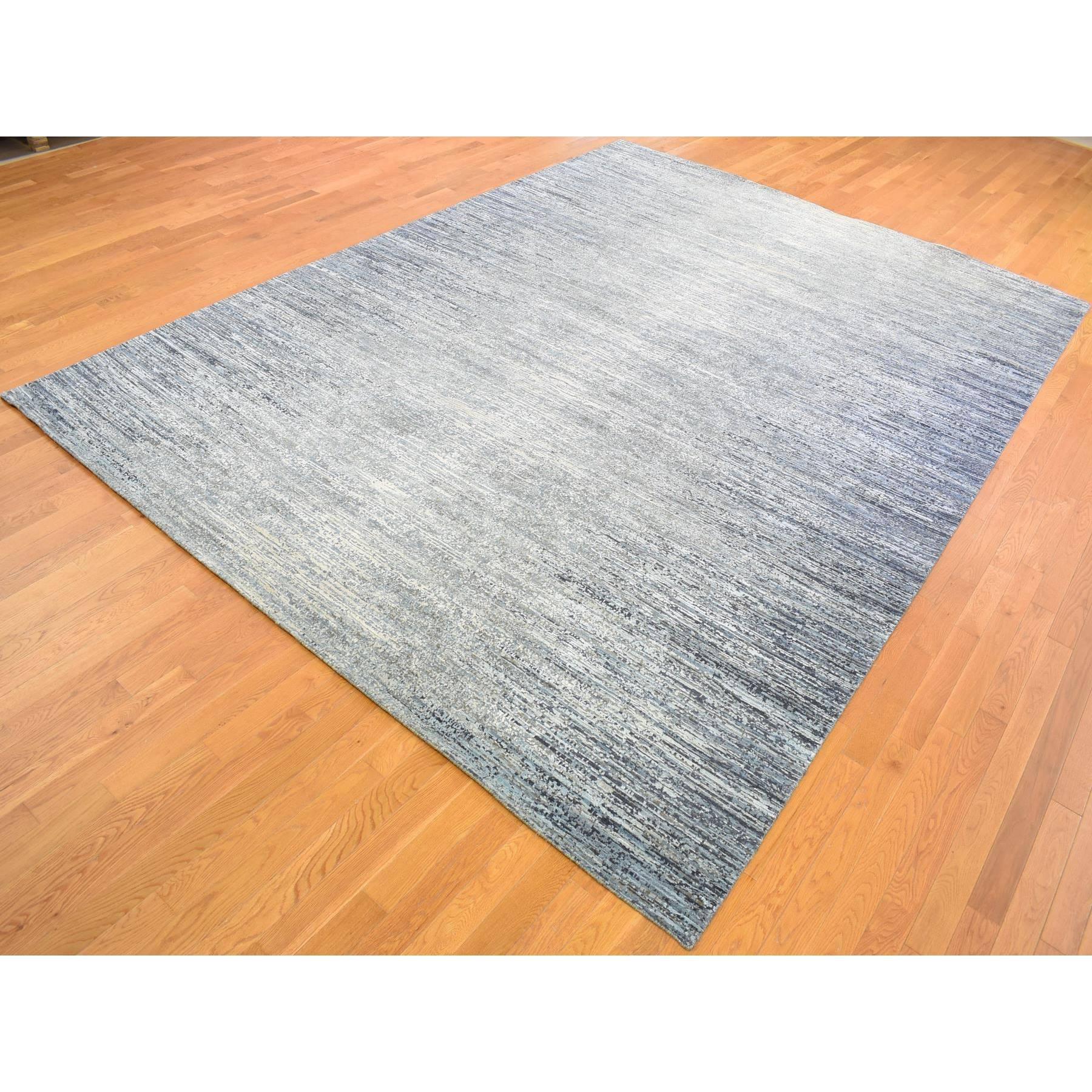 Blauer handgeknüpfter Teppich aus Wolle und reiner Seide mit horizontalem Ombre-Design 10'0