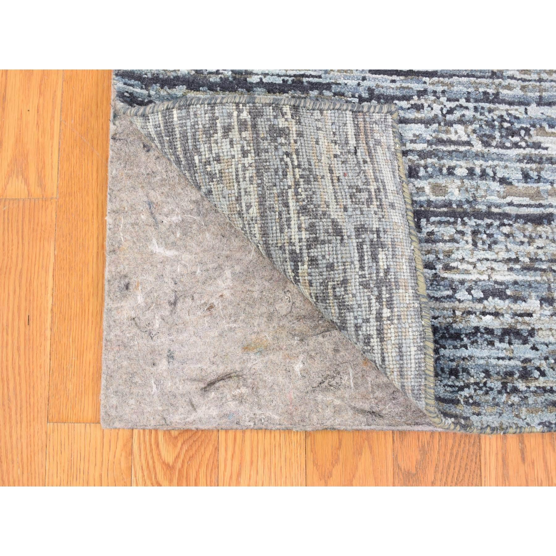 Blauer handgeknüpfter Teppich aus Wolle und reiner Seide mit horizontalem Ombre-Design 10'0