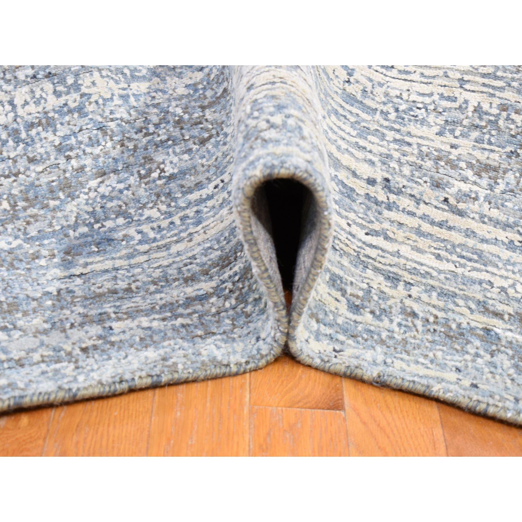 Blauer handgeknüpfter Teppich aus Wolle und reiner Seide mit horizontalem Ombre-Design 10'0