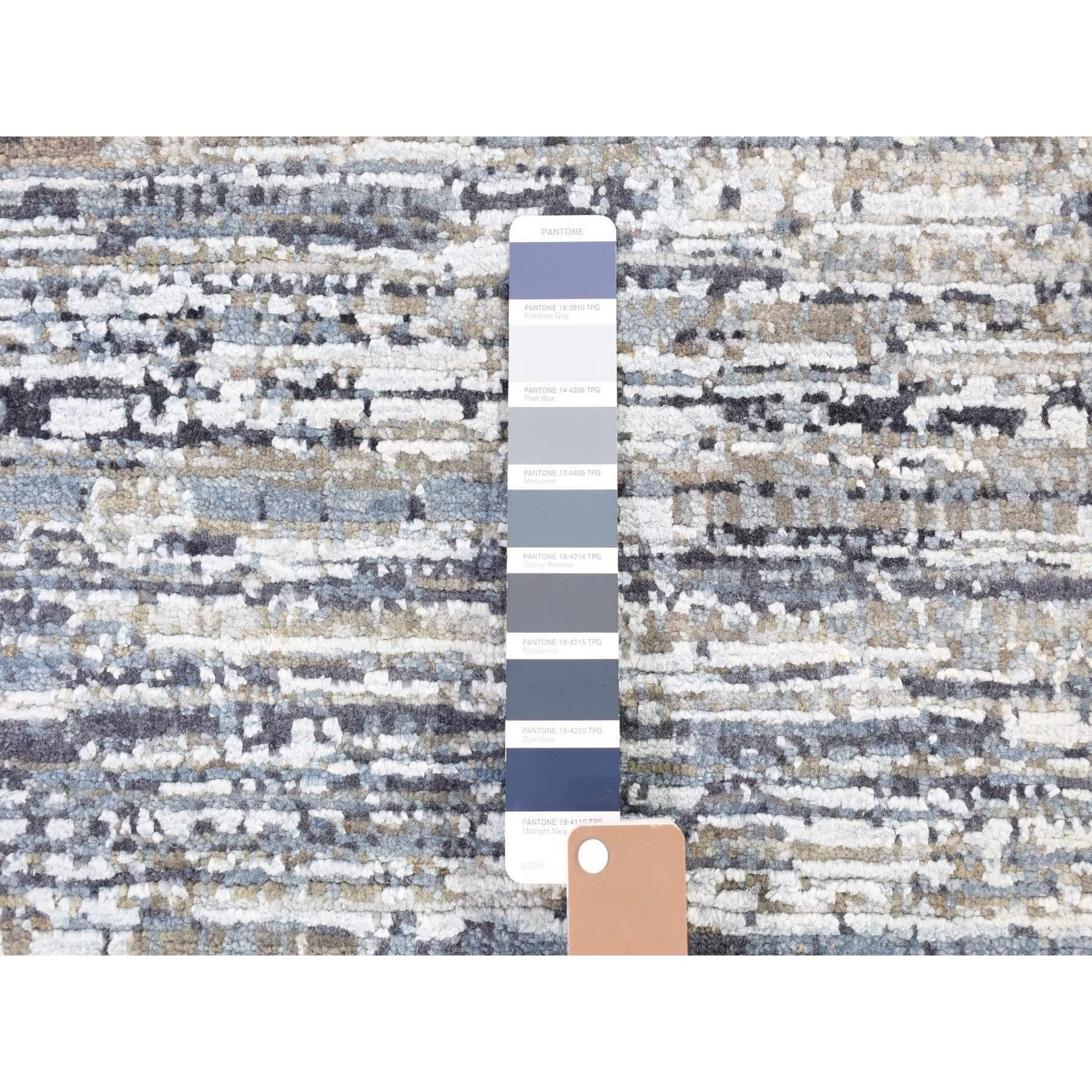 Blauer handgeknüpfter Teppich aus Wolle und reiner Seide mit horizontalem Ombre-Design 10'0