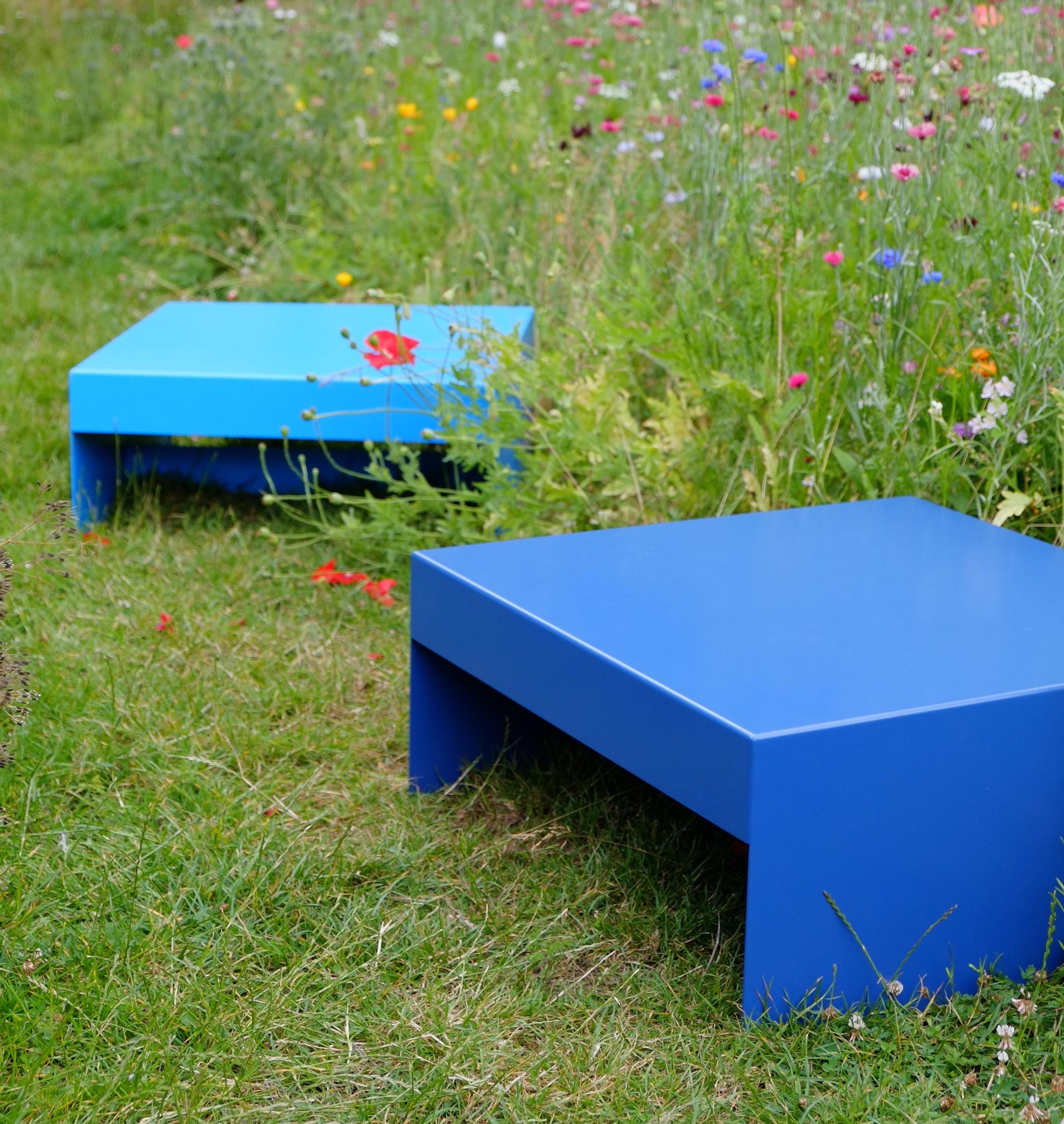 Table basse carrée en aluminium bleu, personnalisable, pour l'intérieur et l'extérieur. en vente 6