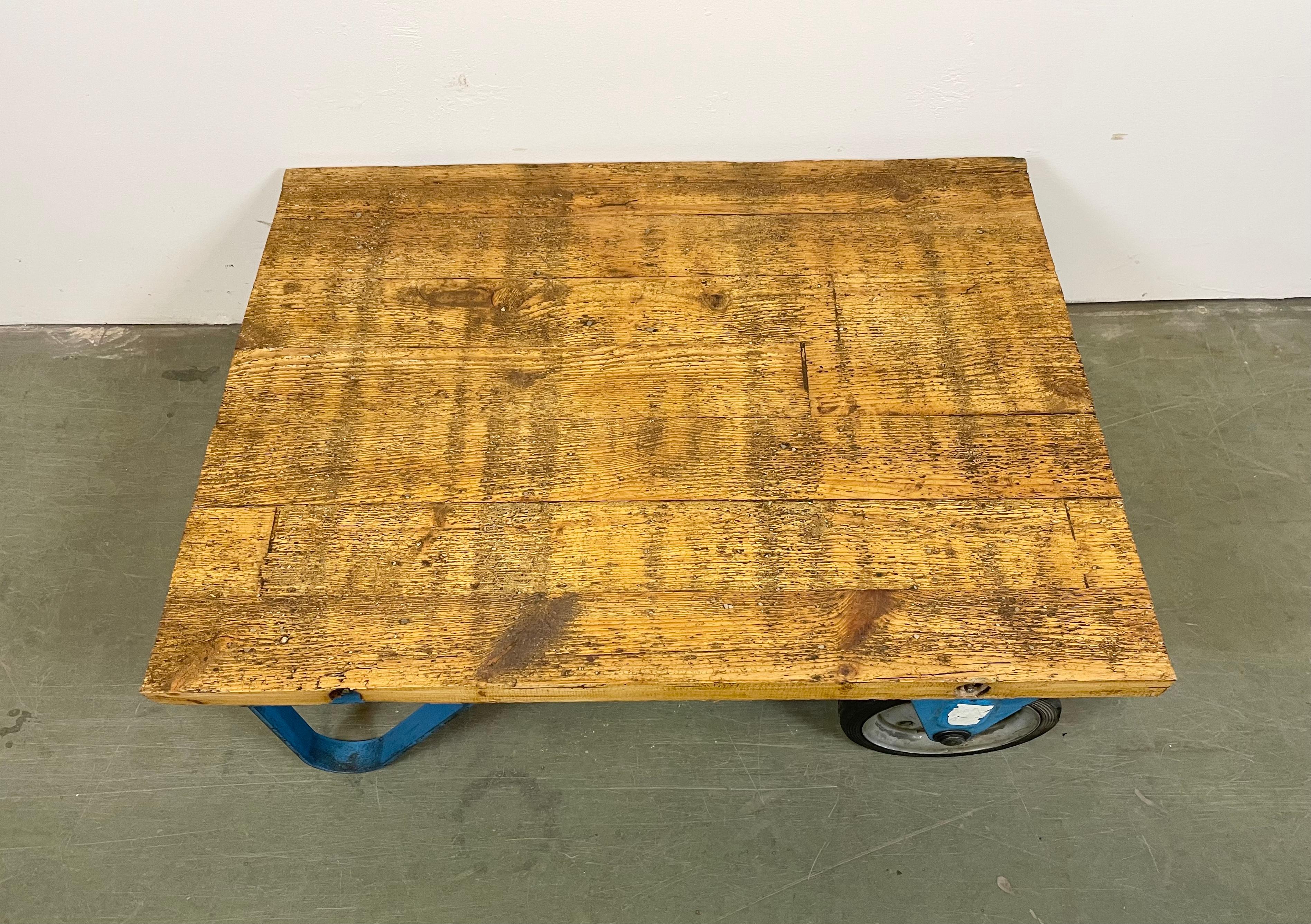 20th Century Blue Industrial Coffee Table Cart, 1960s For Sale