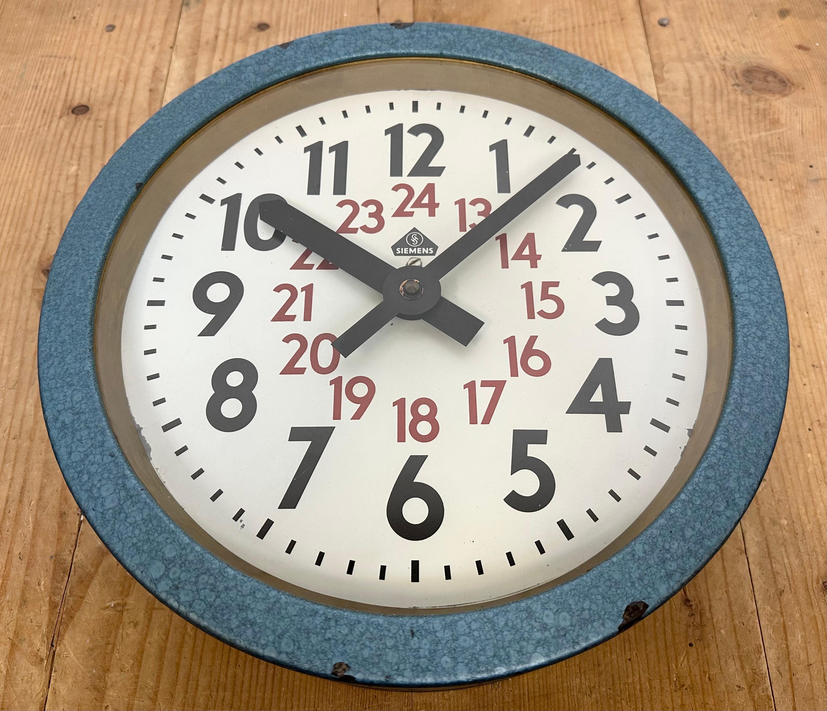 Blue Industrial Factory Wall Clock from Siemens, 1960s For Sale 4