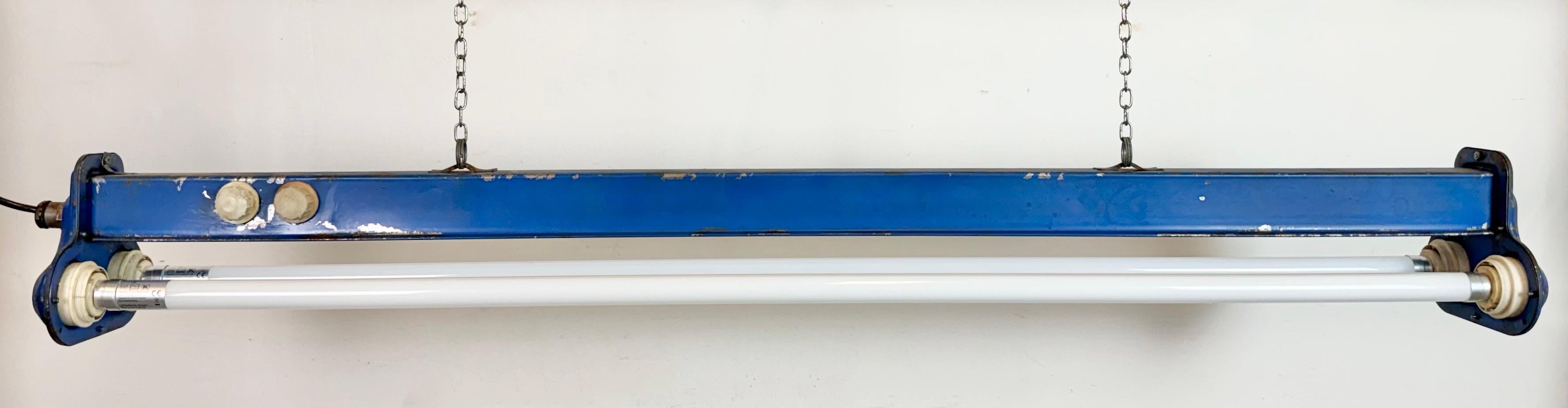 This industrial tube light was made by MSI 