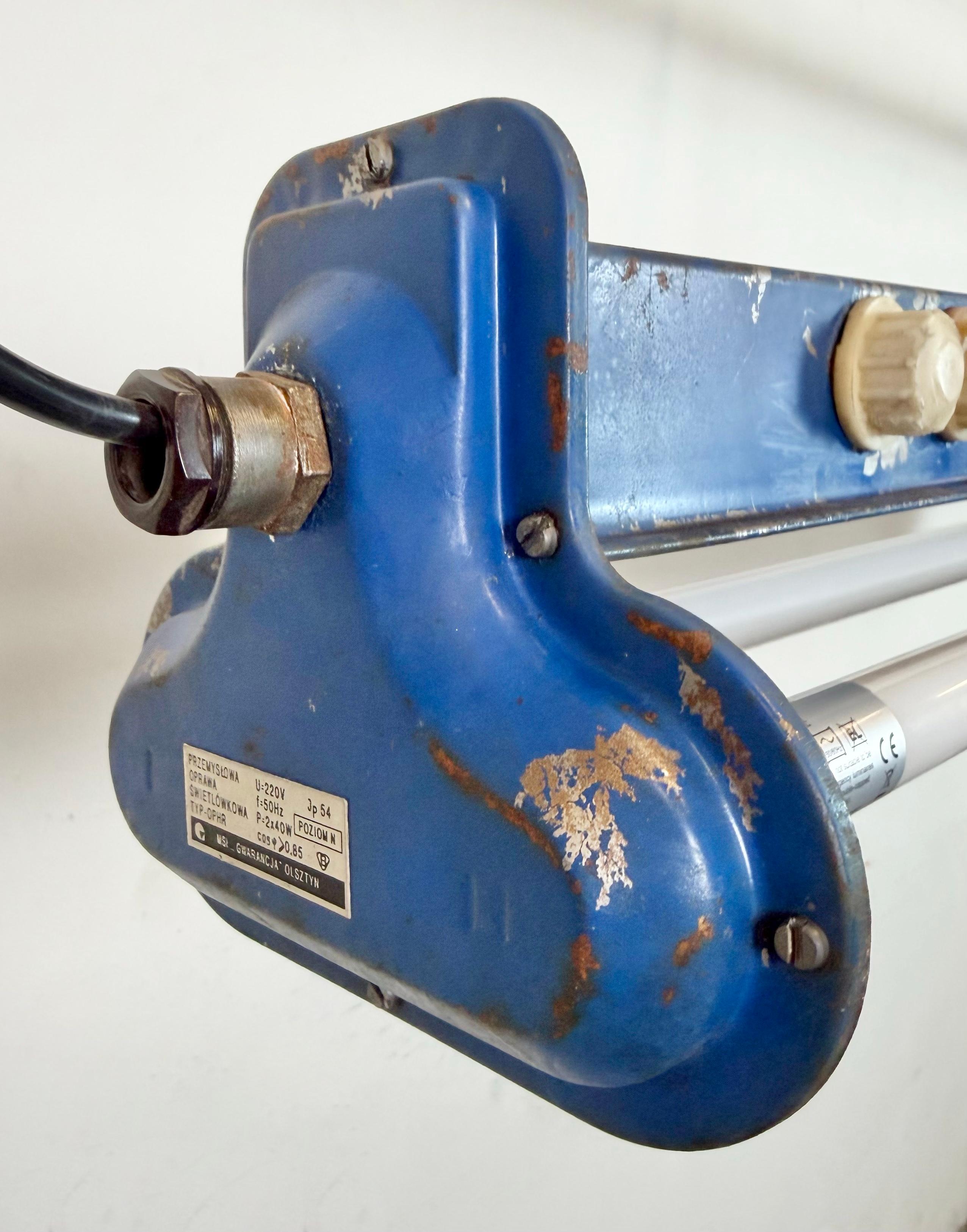 Blue Industrial Hanging Tube Light, 1970s Bon état - En vente à Kojetice, CZ