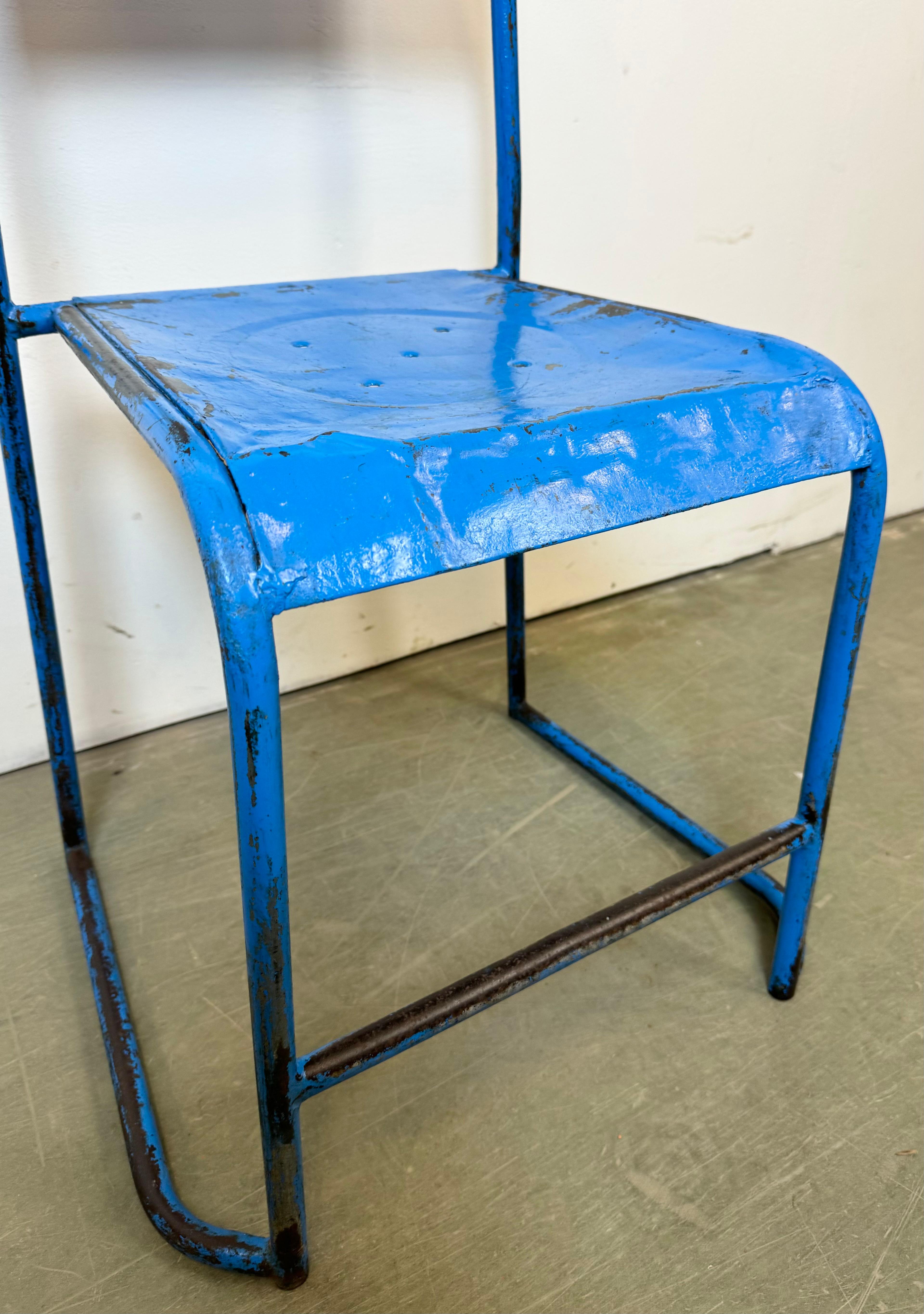 Chaises industrielles bleues en fer, ensemble de 2, années 1950 en vente 4