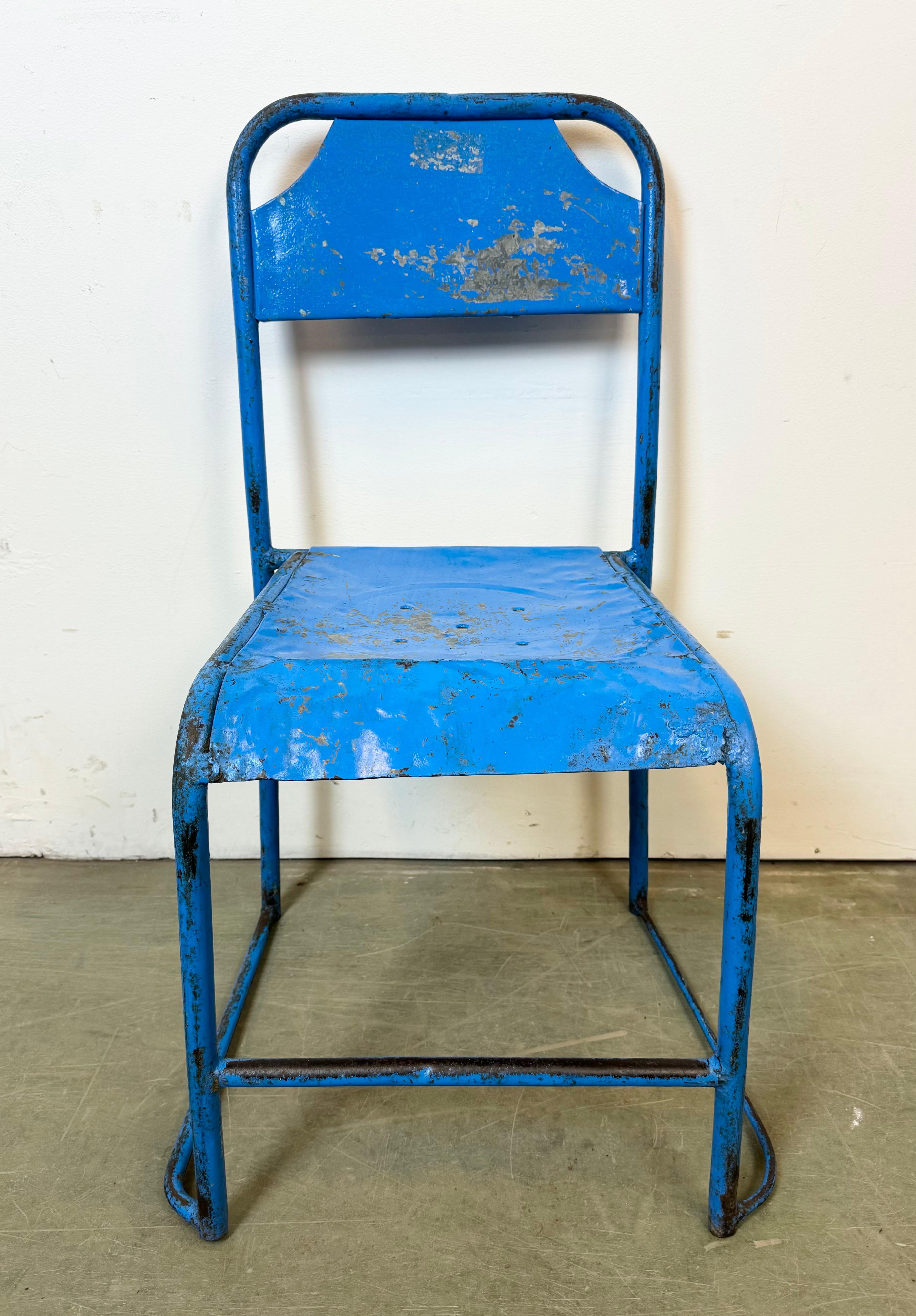 Chaises industrielles bleues en fer, ensemble de 2, années 1950 en vente 8