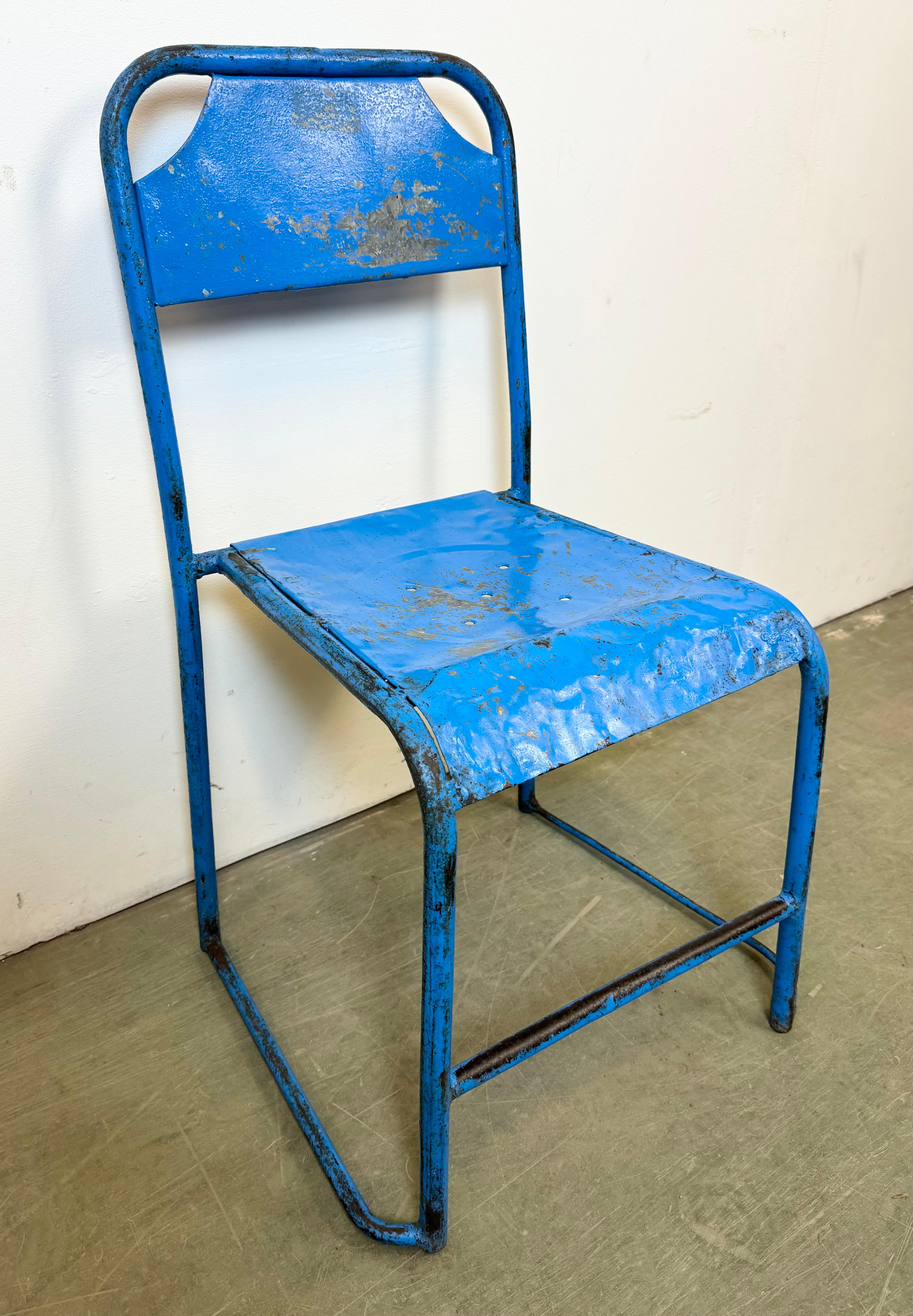 Blaue industrielle Eisenstühle, 2er-Set, 1950er-Jahre im Angebot 13