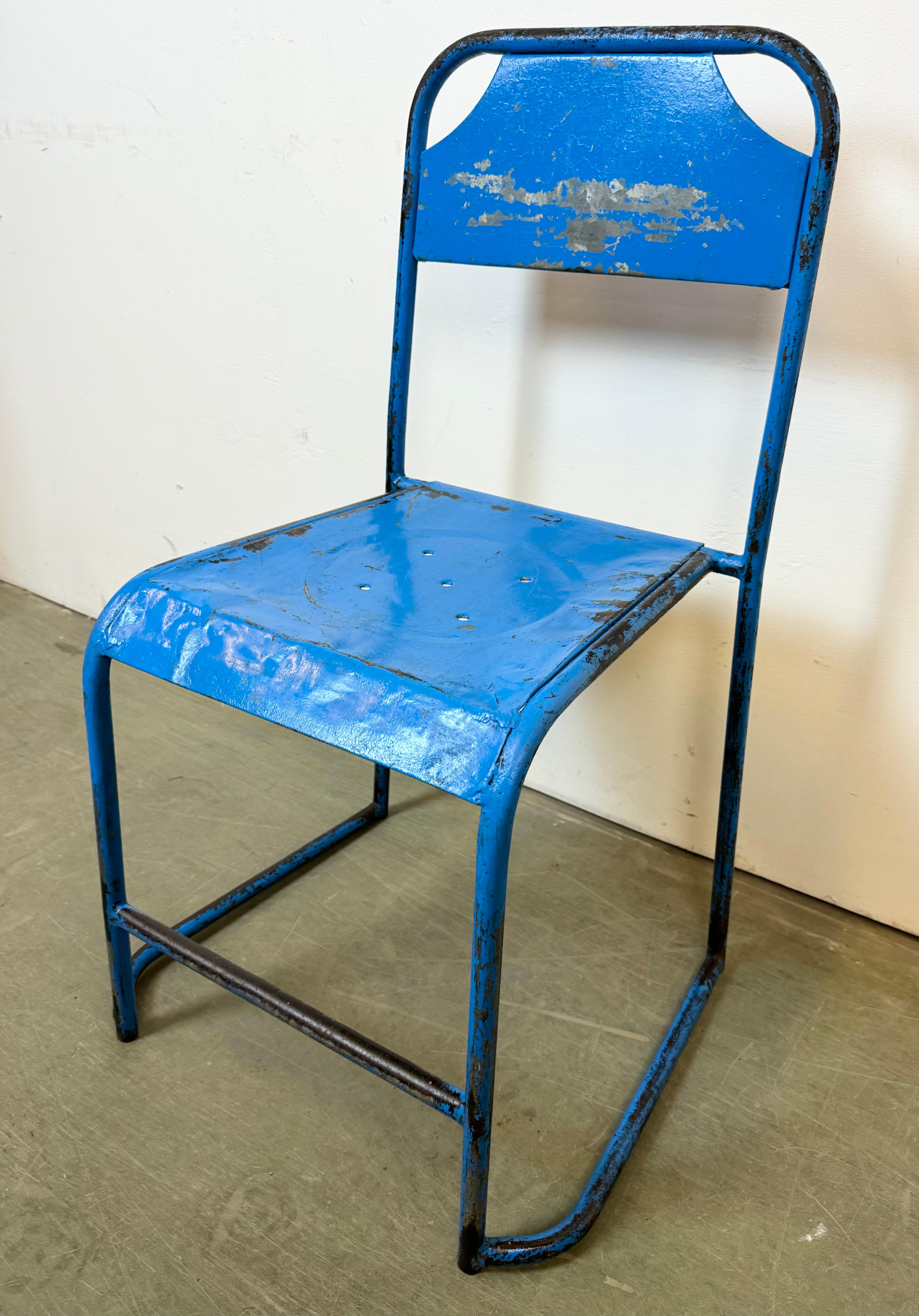 Chaises industrielles bleues en fer, ensemble de 2, années 1950 en vente 1
