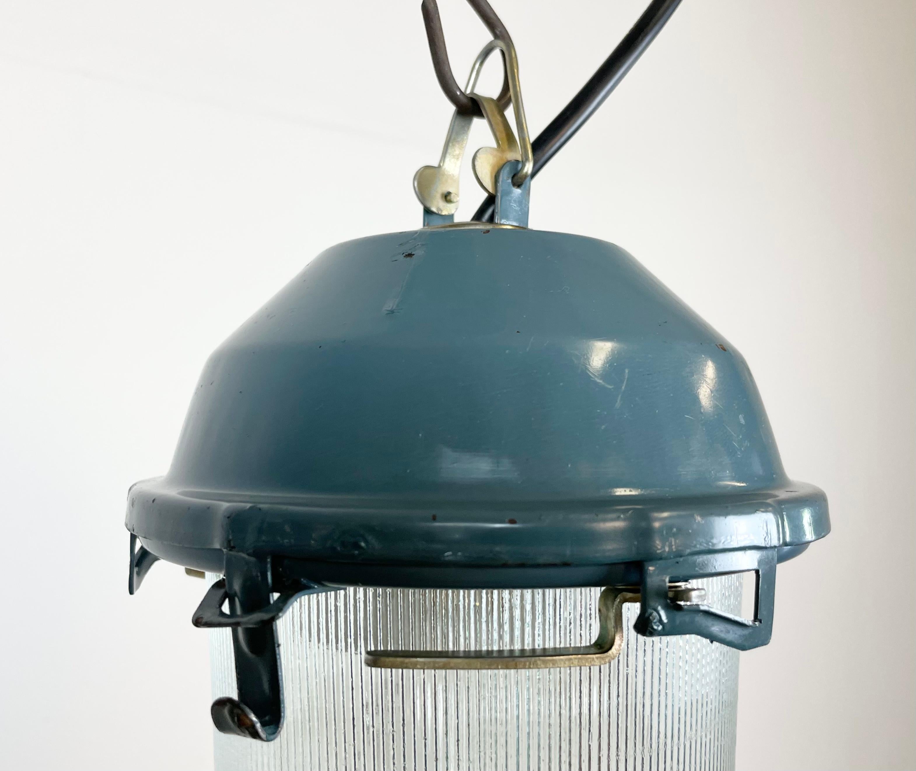 Lampe à suspension cylindrique industrielle soviétique bleue, années 1970 en vente 2