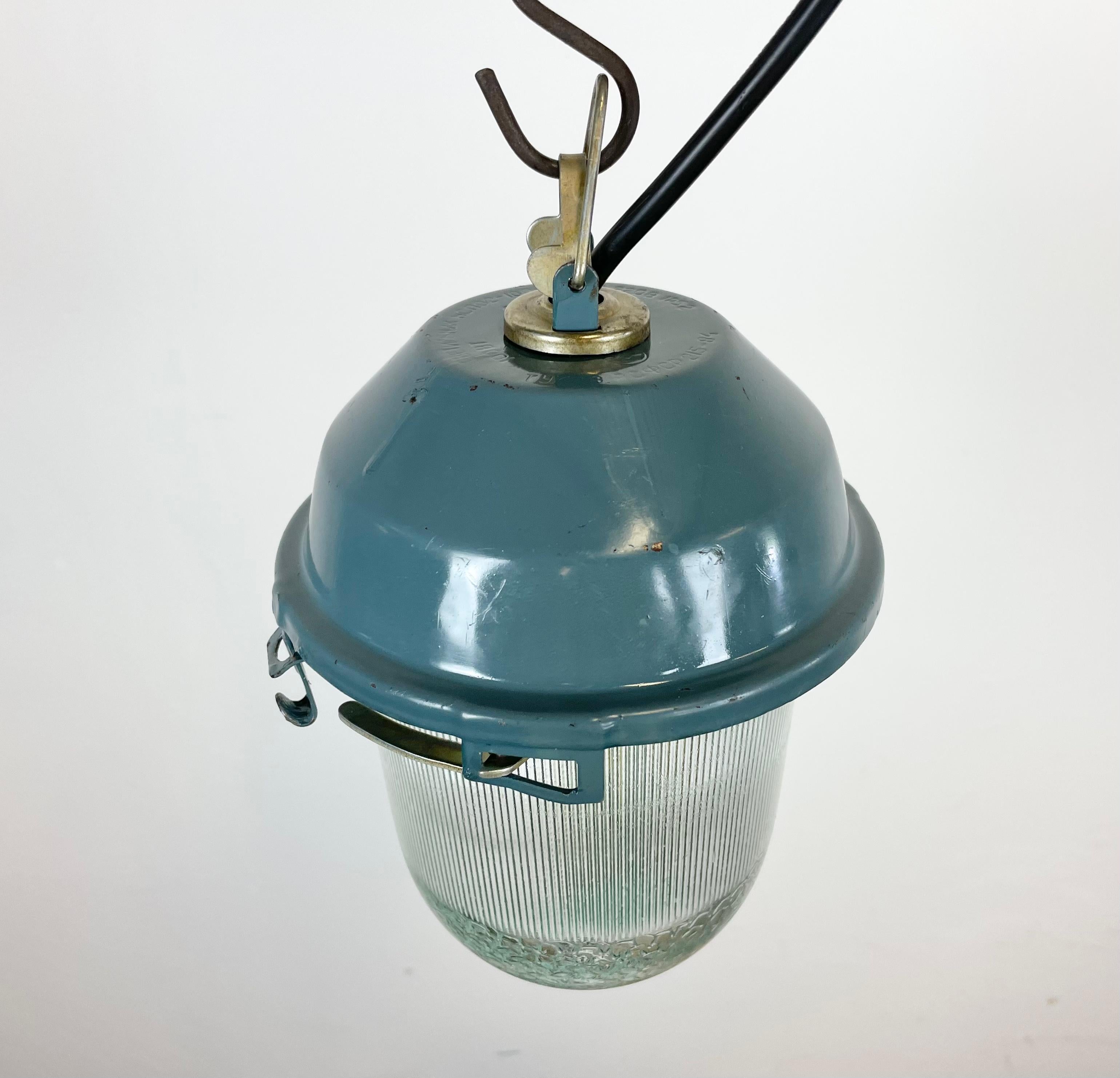 Verre Lampe à suspension cylindrique industrielle soviétique bleue, années 1970 en vente