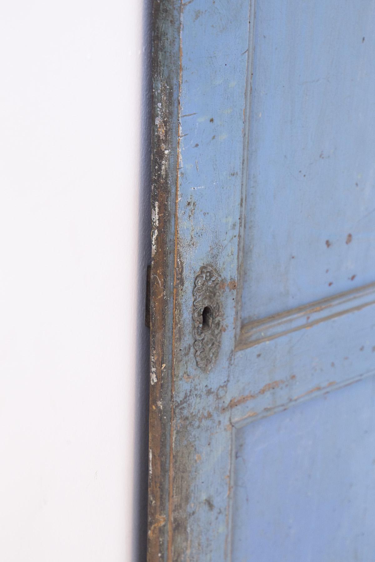 Blue Italian Decorative Door in Fané Style For Sale 2