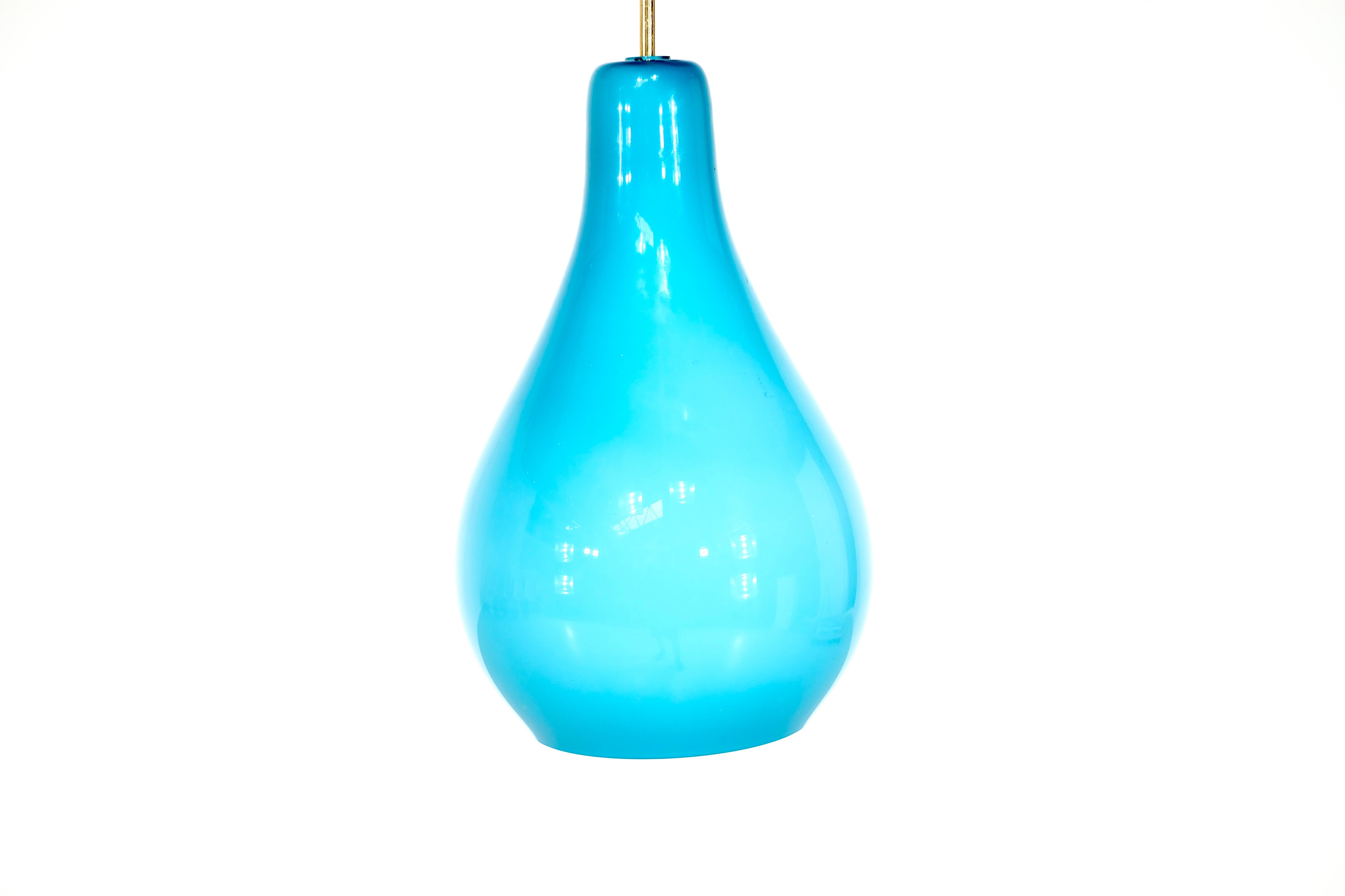 Blue Italian opaline pendant light - 1960s For Sale 2