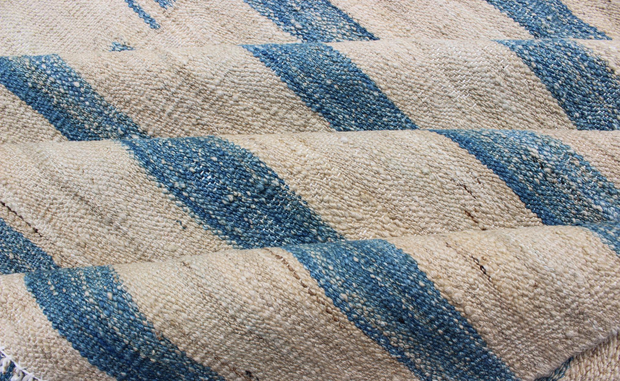 Blue, Ivory Casual Modern Flat-Weave Kilim Rug with Modern Design and Stripes In New Condition In Atlanta, GA