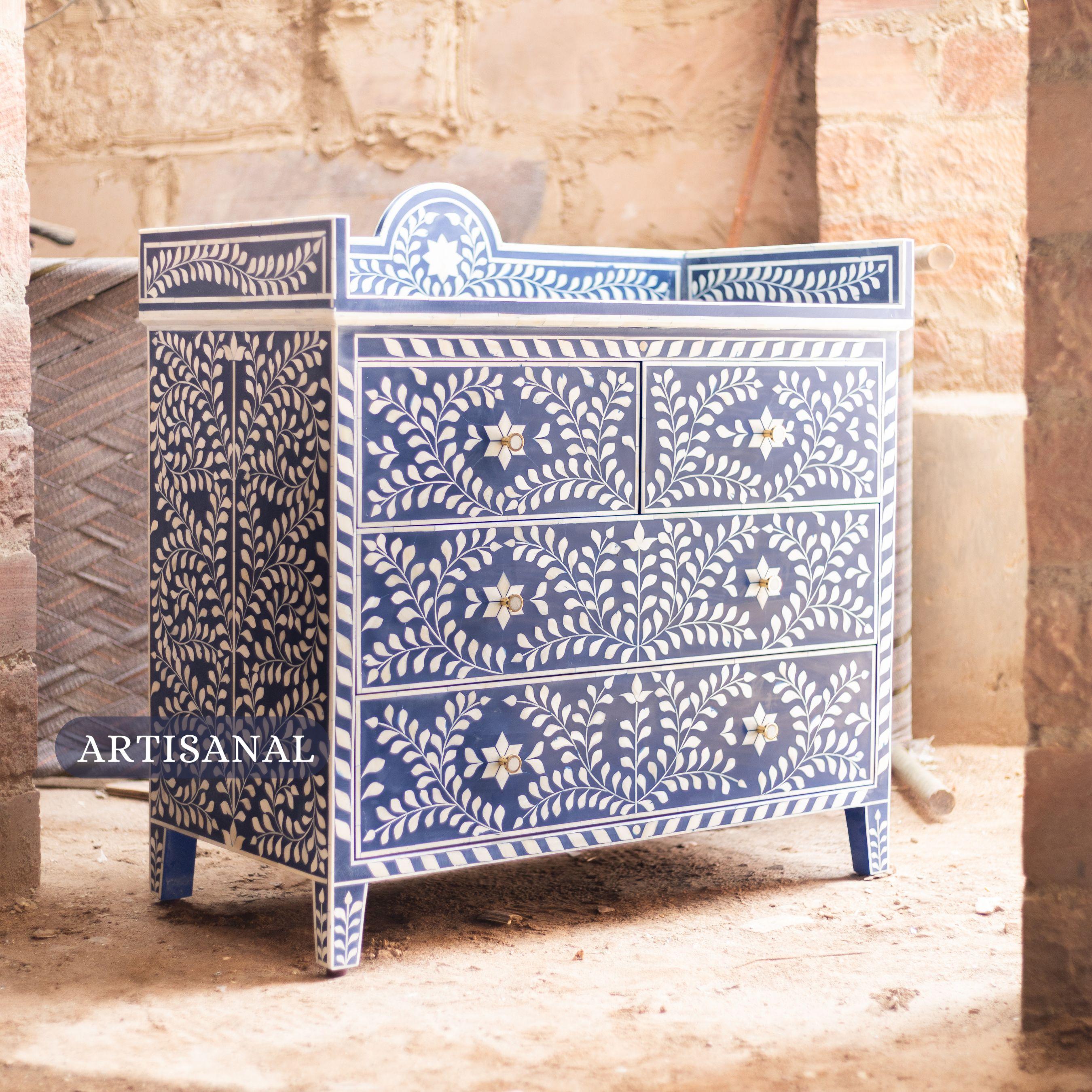 Indien Commode à langer en marqueterie Blue Ivy, mobilier de chambre d'enfant par Artisanal en vente