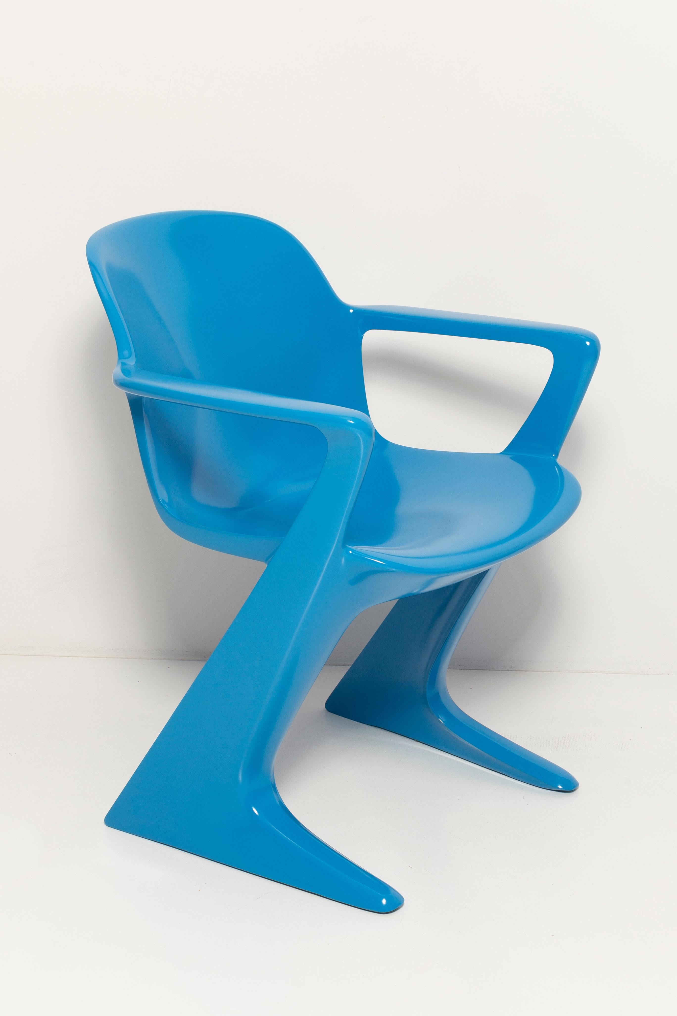 This model is called Z-chair. Designed in 1968 in the GDR by Ernst Moeckl and Siegfried Mehl, German Version of the Panton chair. Also called kangaroo chair or variopur chair. Produced in eastern Germany.

Chair is after full renovation, new semi