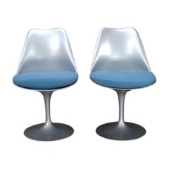 Chaise Tulip de Knoll bleu par Saarinen