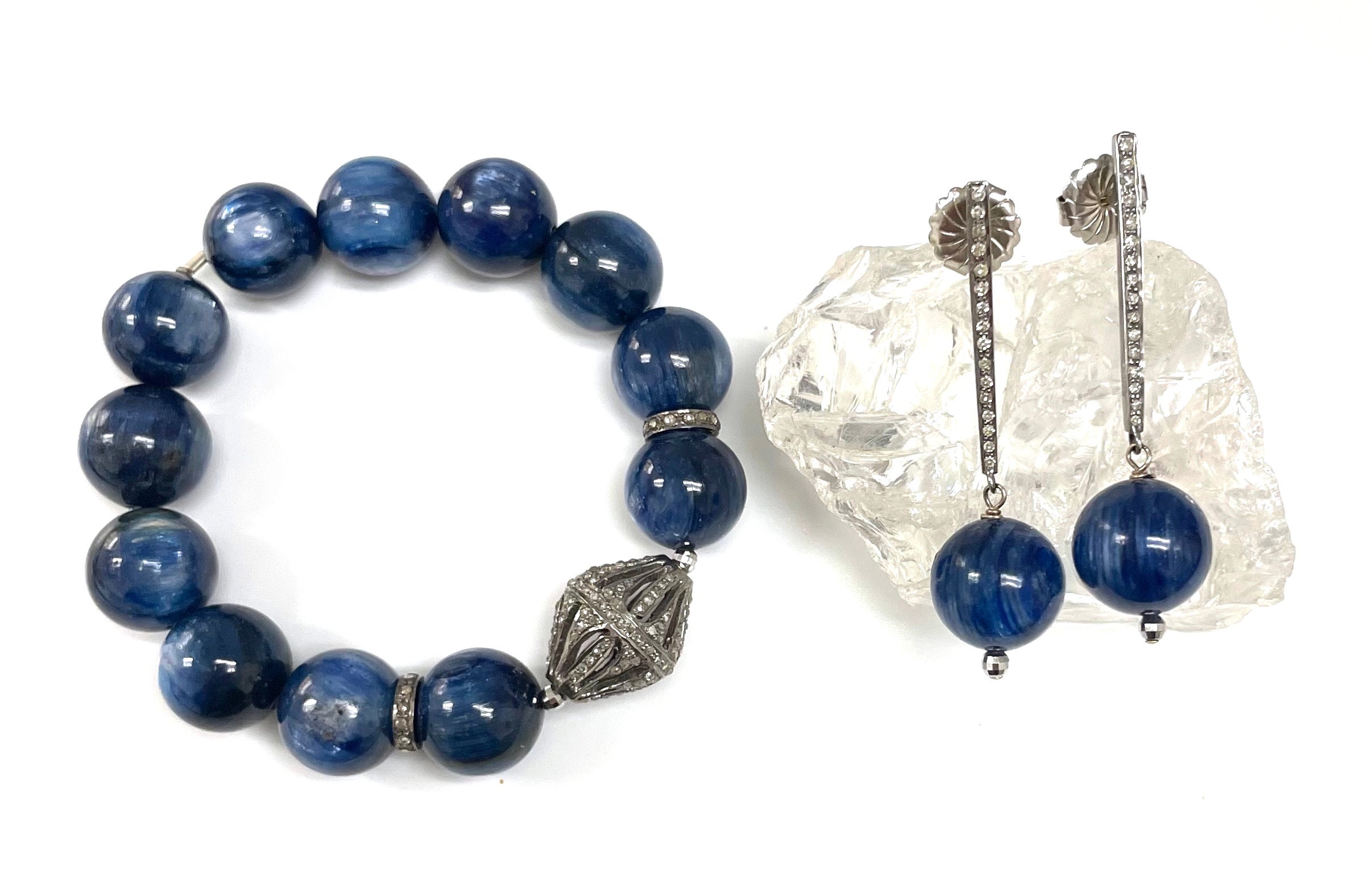 Bracelet de Kyanite bleue et diamants en vente 4