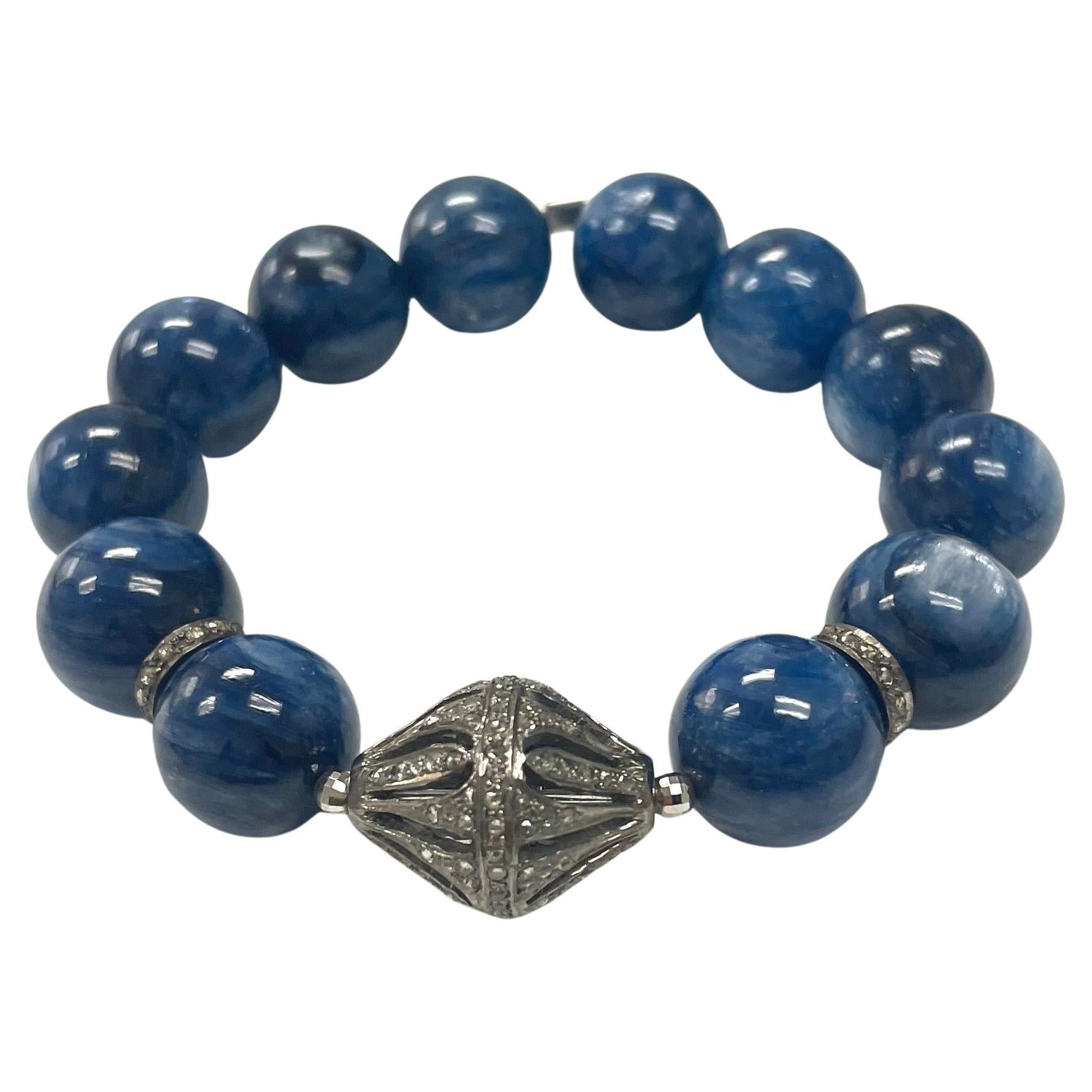 Blue Kyanite and Diamond Paradizia Bracelet In New Condition For Sale In Laguna Beach, CA