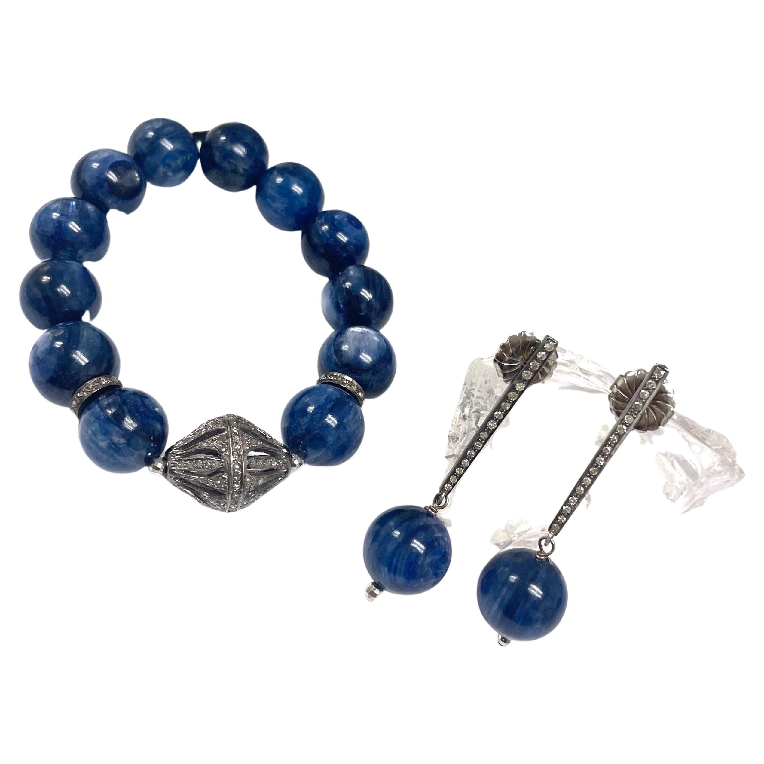 Women's Blue Kyanite and Diamond Paradizia Bracelet For Sale