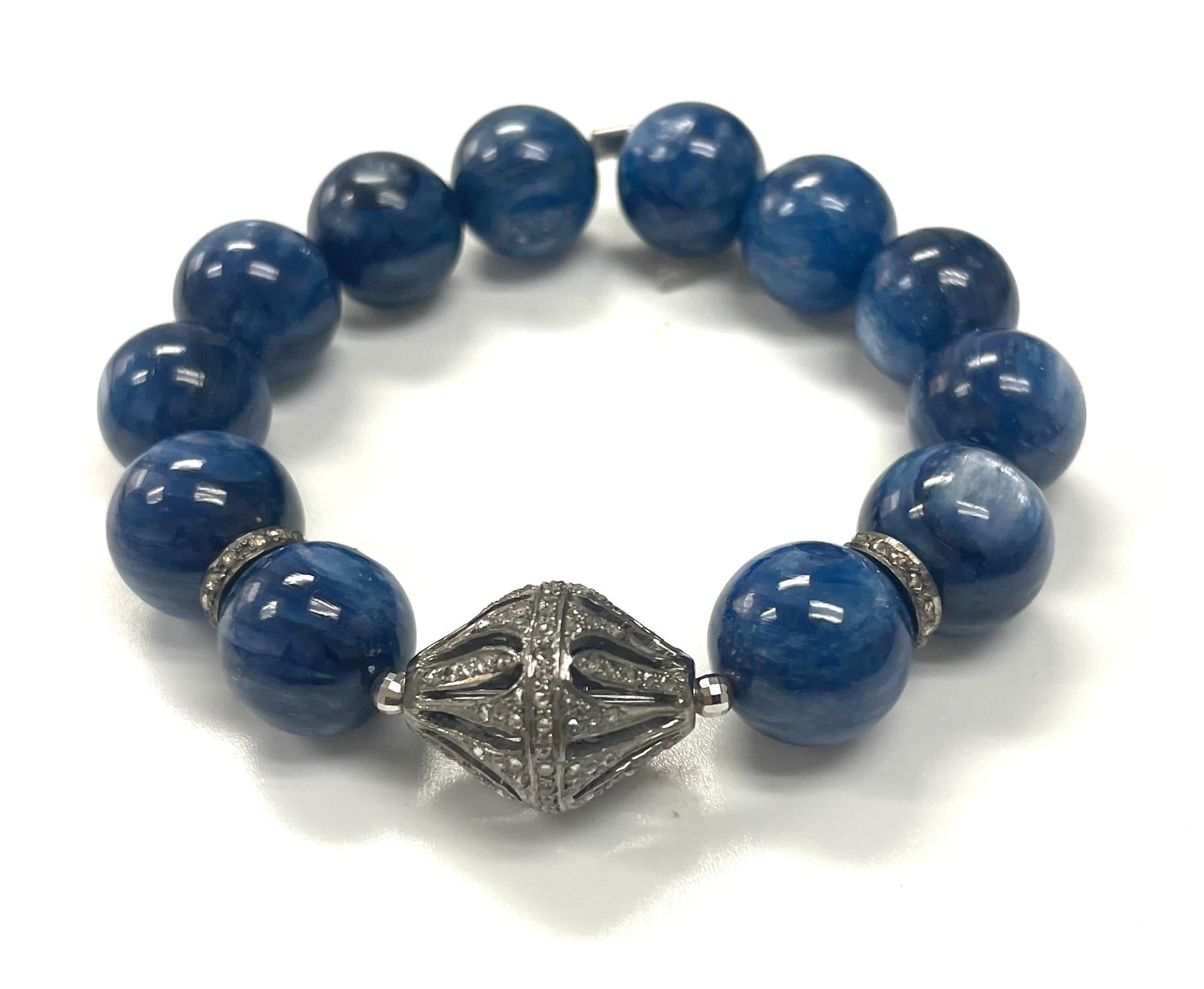 Blue Kyanite and Diamond Paradizia Bracelet For Sale 1