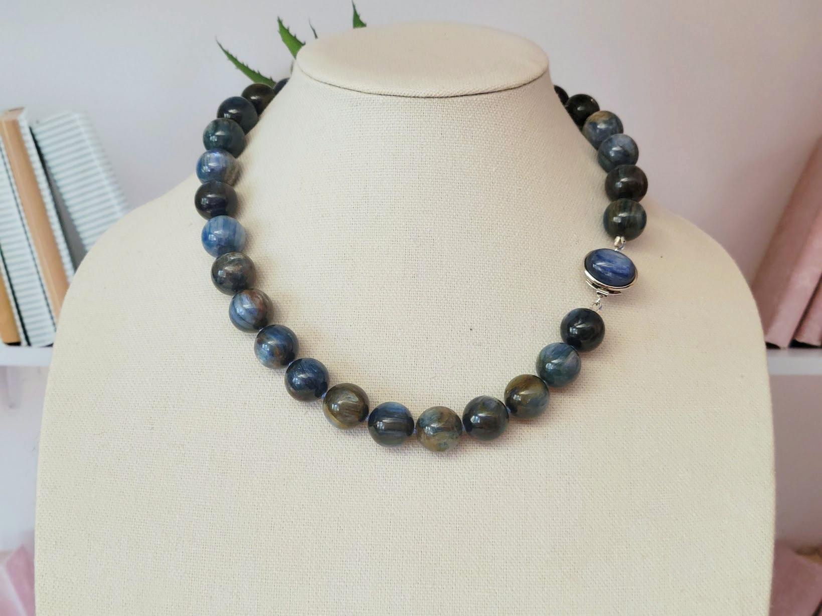 Collar de cuentas de cianita azul con cierre de cianita de plata de ley en Nuevo estado para la venta en Chesterland, OH