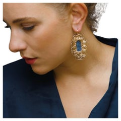 Boucles d'oreilles de style encadré en distorsion de Kyanite bleu Boucles d'oreilles One-of-a-Kind de l'artiste