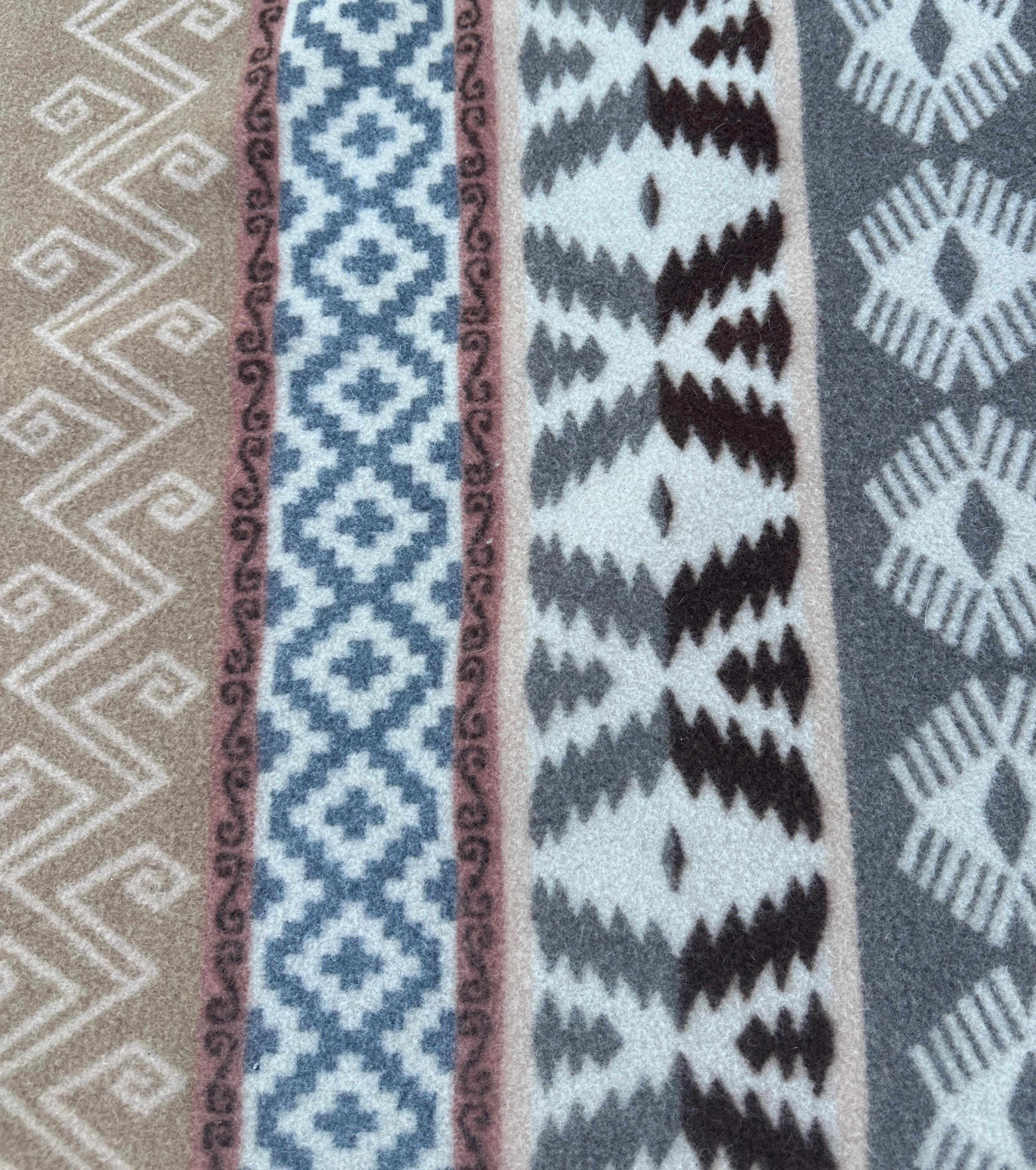 Adirondack Blue Label Pendleton Blanket For Sale