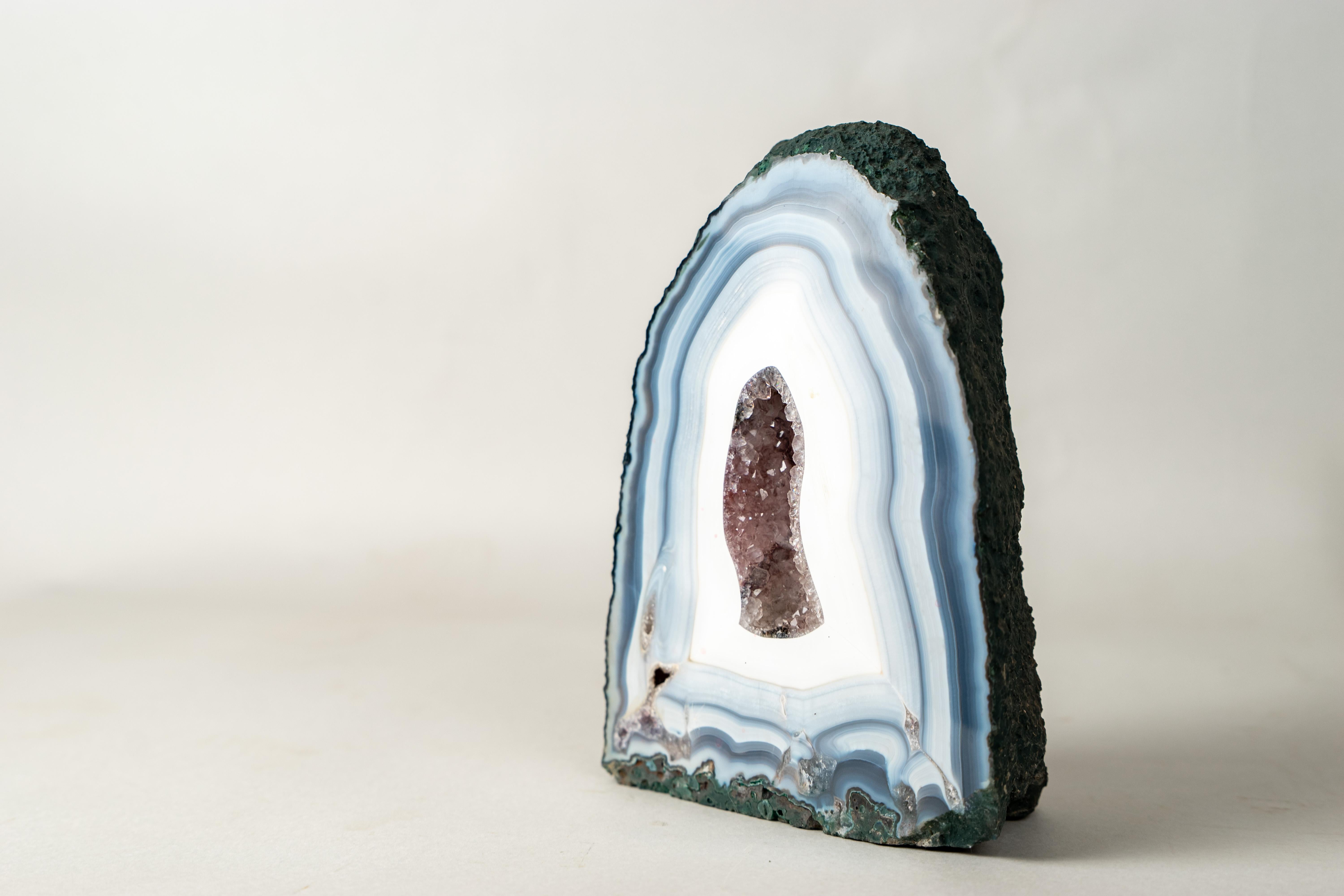 Blue Lace Agate Geode: Amethyst Druzy Crystal, Collector's Mineral in vendita 4