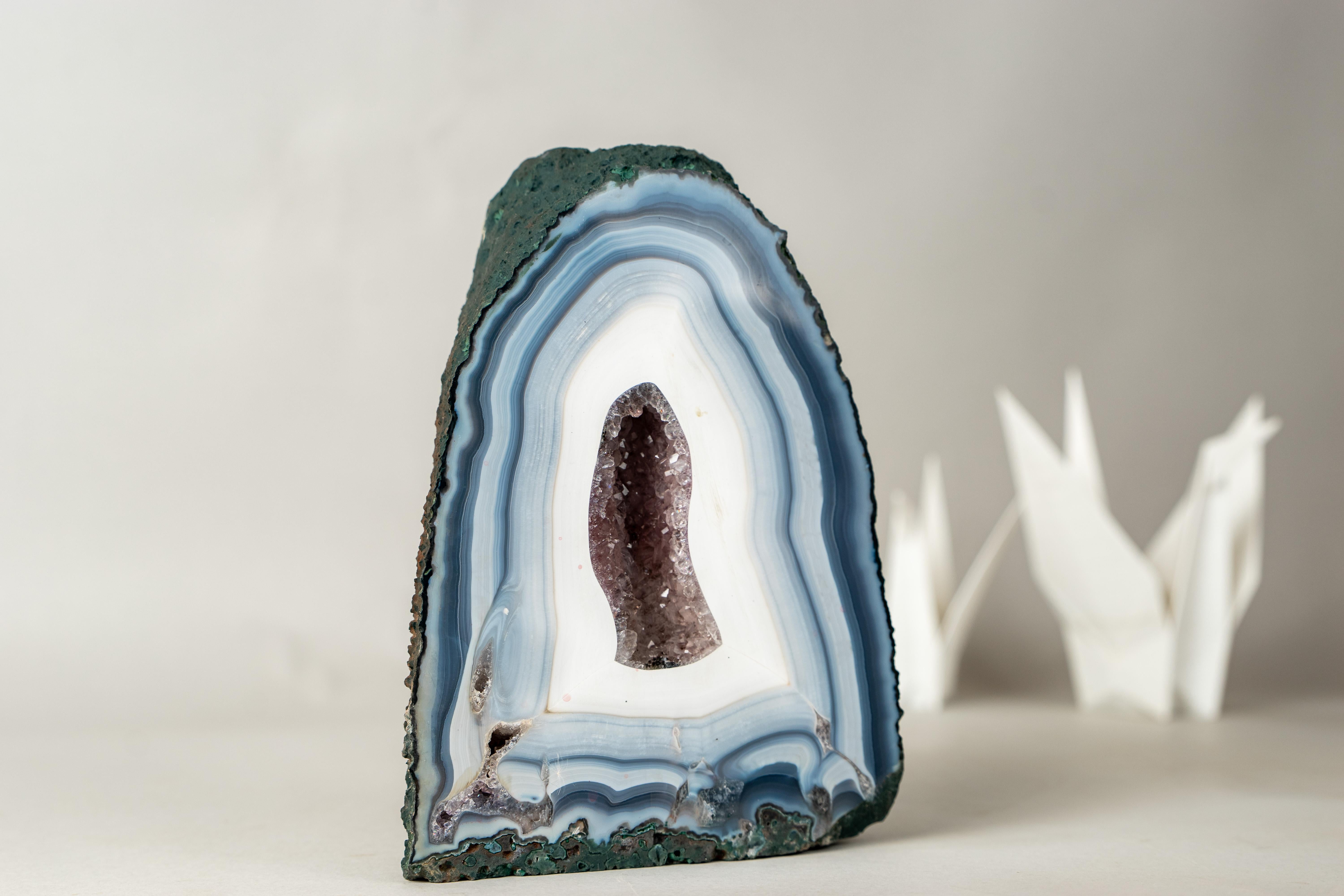 Brasiliano Blue Lace Agate Geode: Amethyst Druzy Crystal, Collector's Mineral in vendita