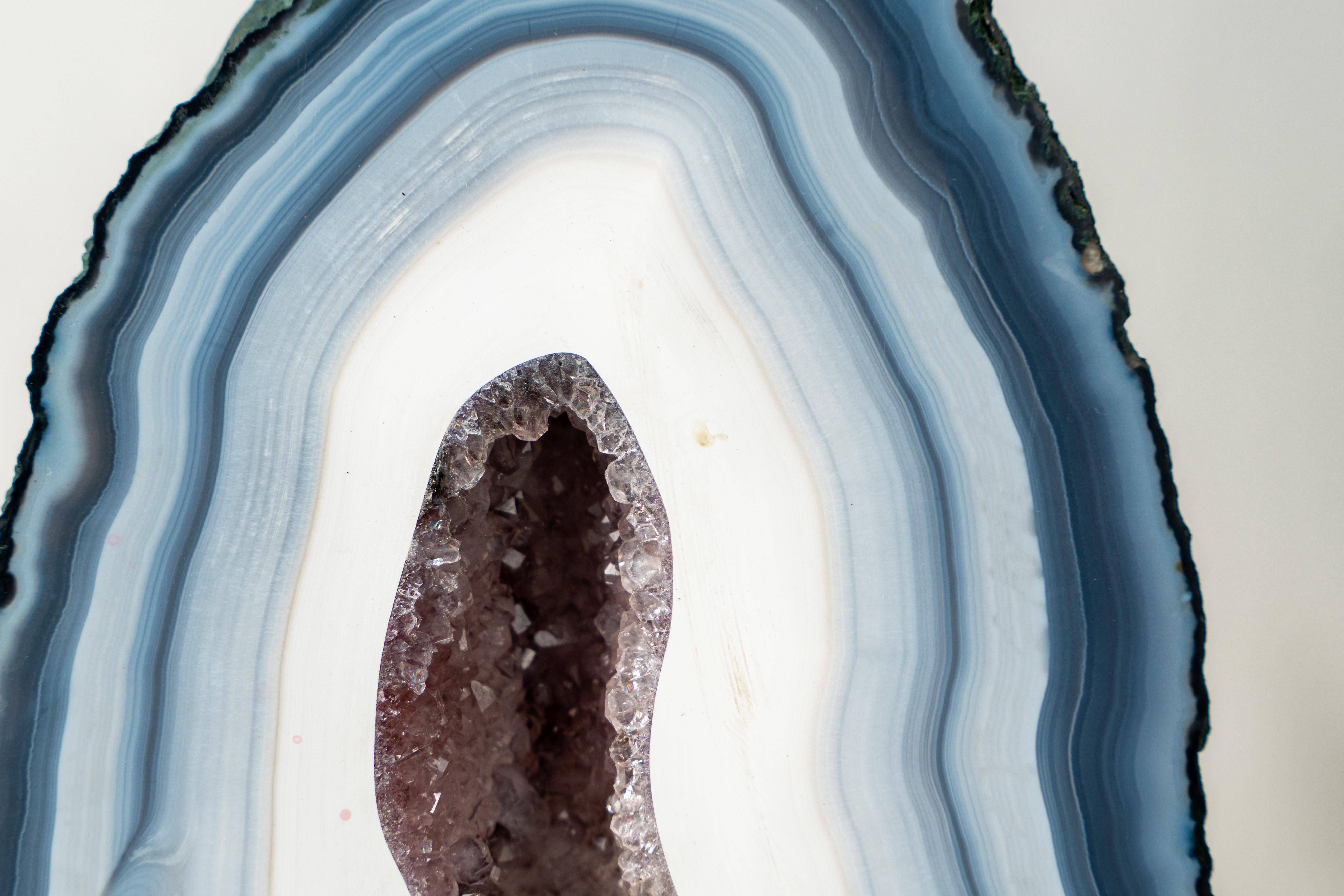 Cristallo Blue Lace Agate Geode: Amethyst Druzy Crystal, Collector's Mineral in vendita