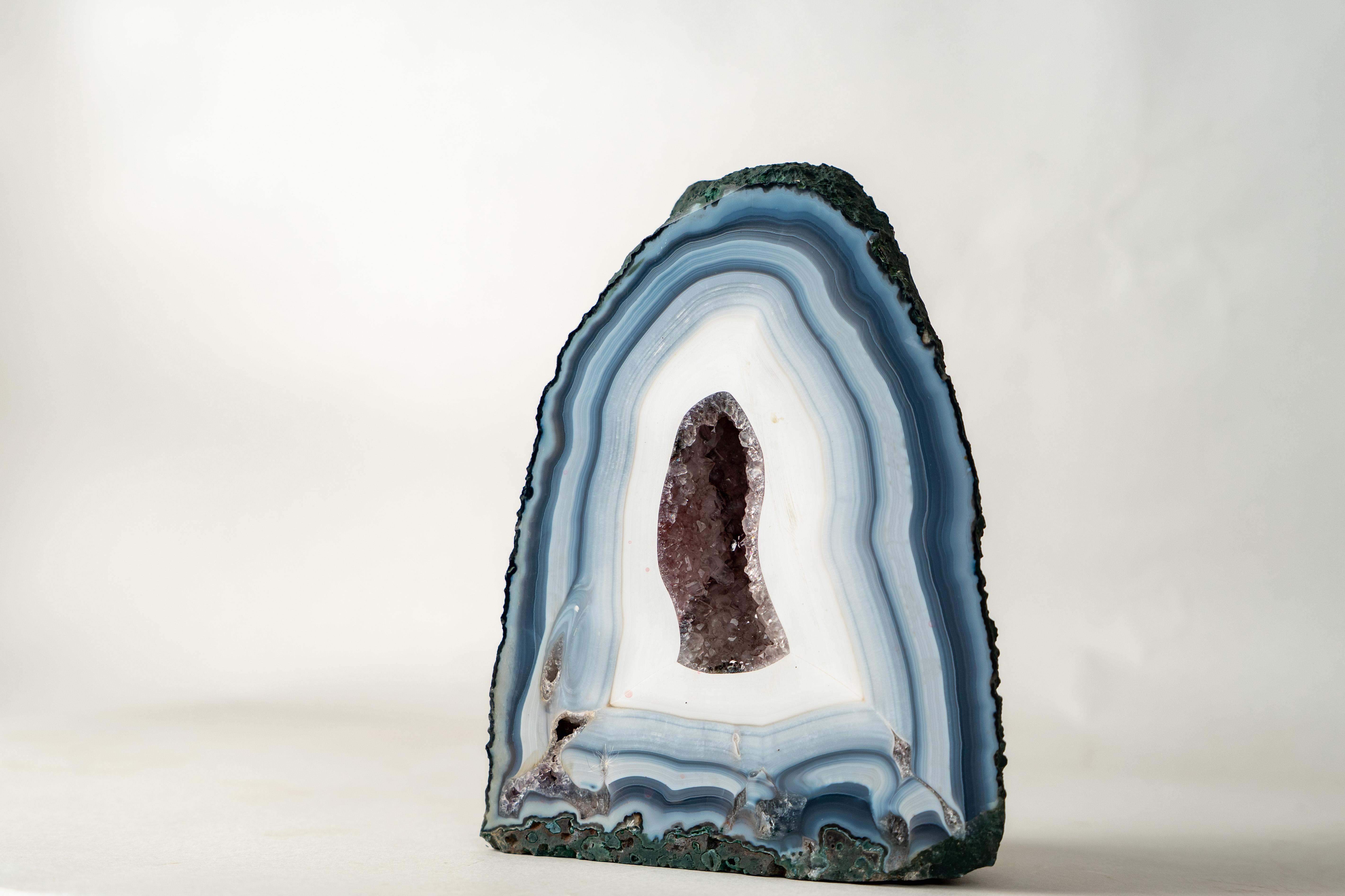 Blue Lace Agate Geode: Amethyst Druzy Crystal, Collector's Mineral in vendita 2