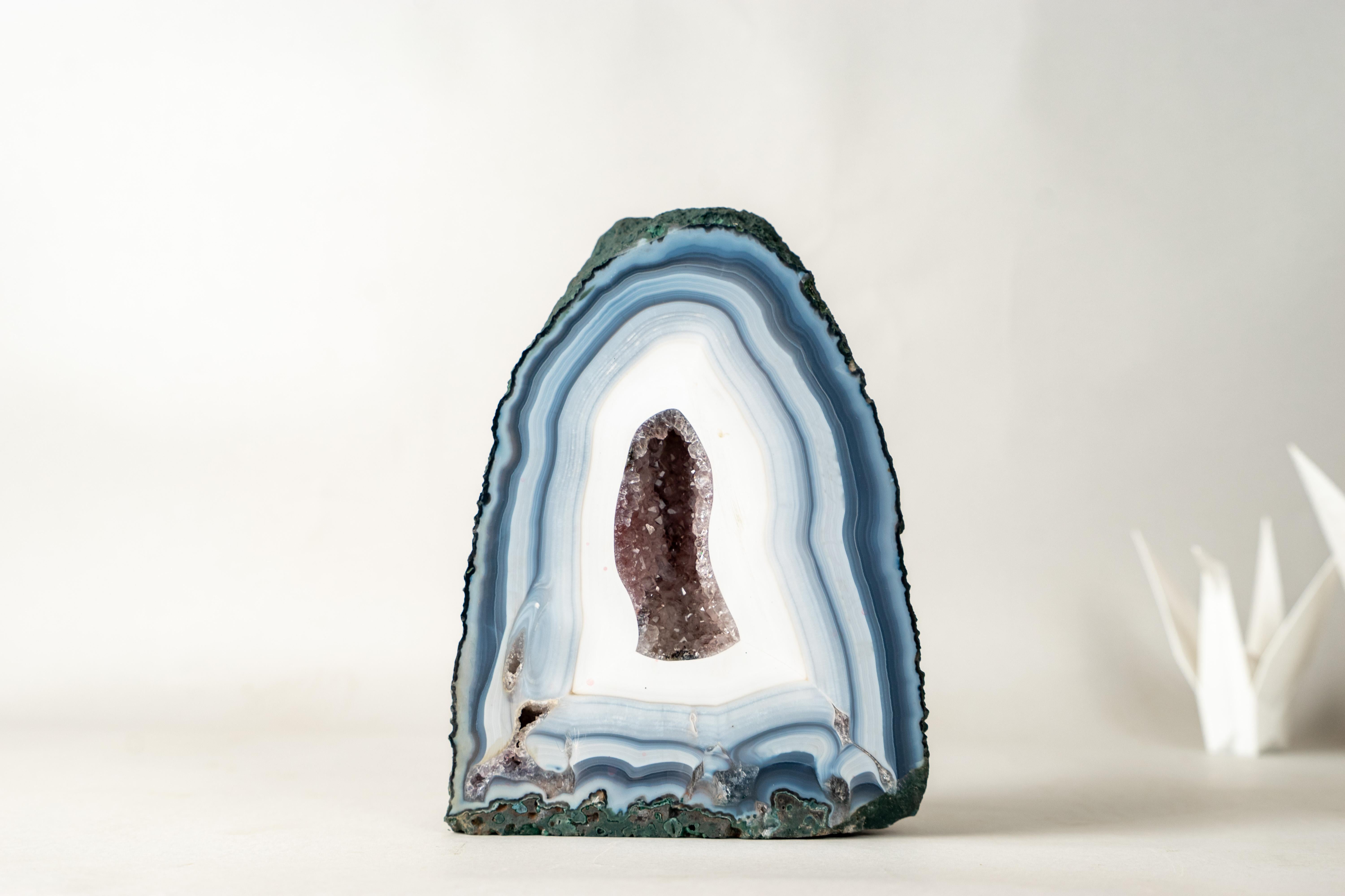 Blue Lace Agate Geode: Amethyst Druzy Crystal, Collector's Mineral in vendita 3