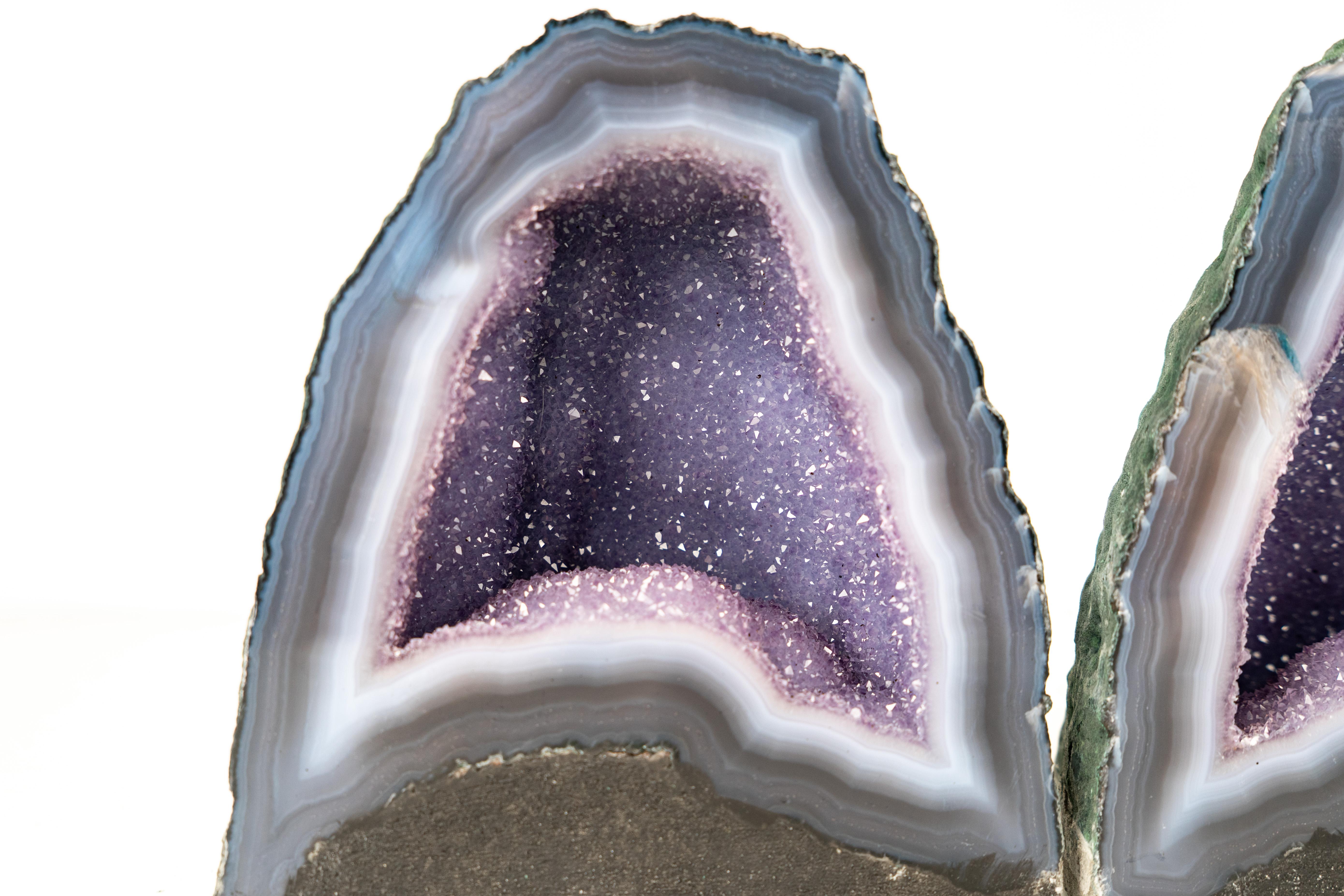 XXI secolo e contemporaneo Blue Lace Agate Geode Pair in vendita
