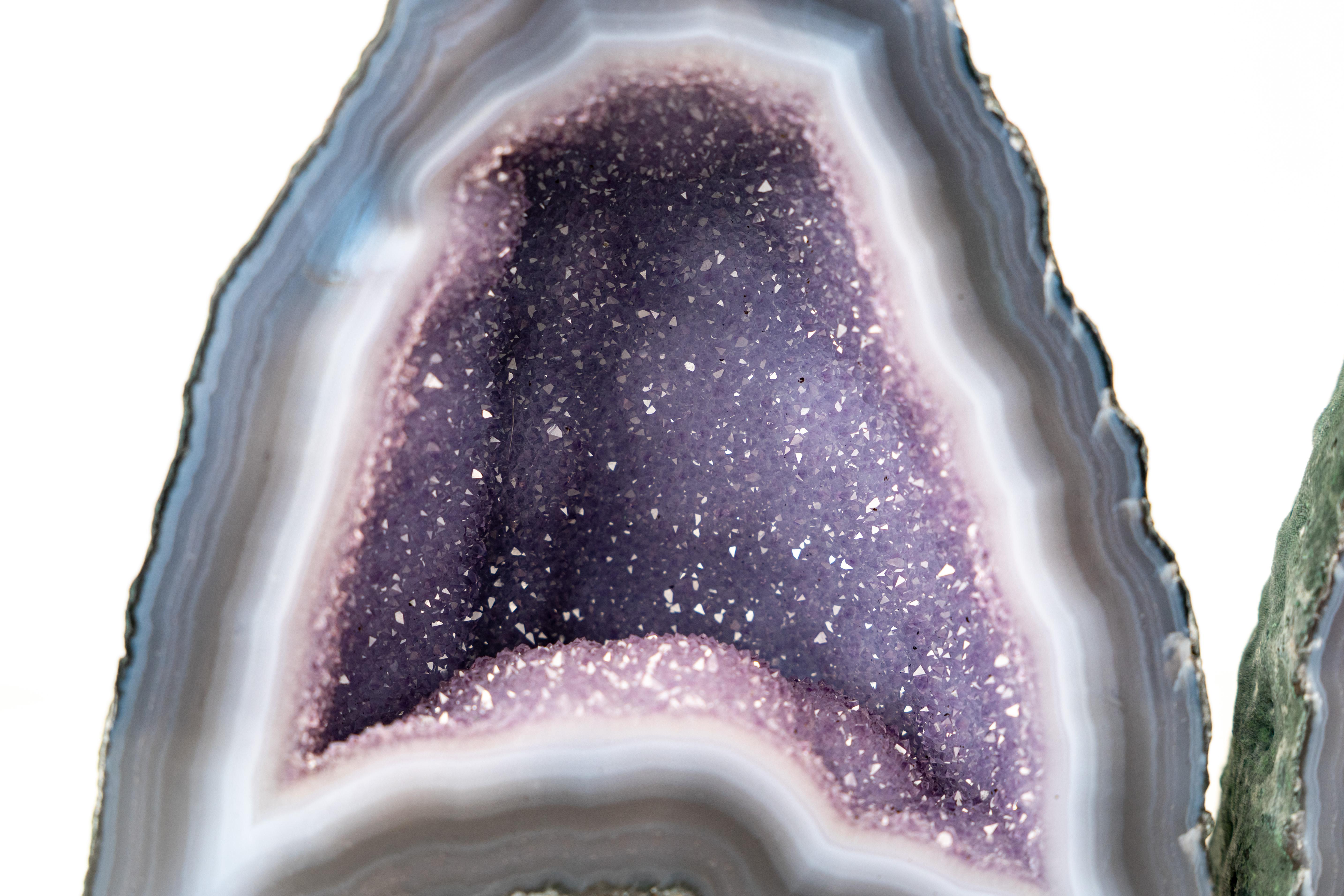 Cristallo Blue Lace Agate Geode Pair in vendita