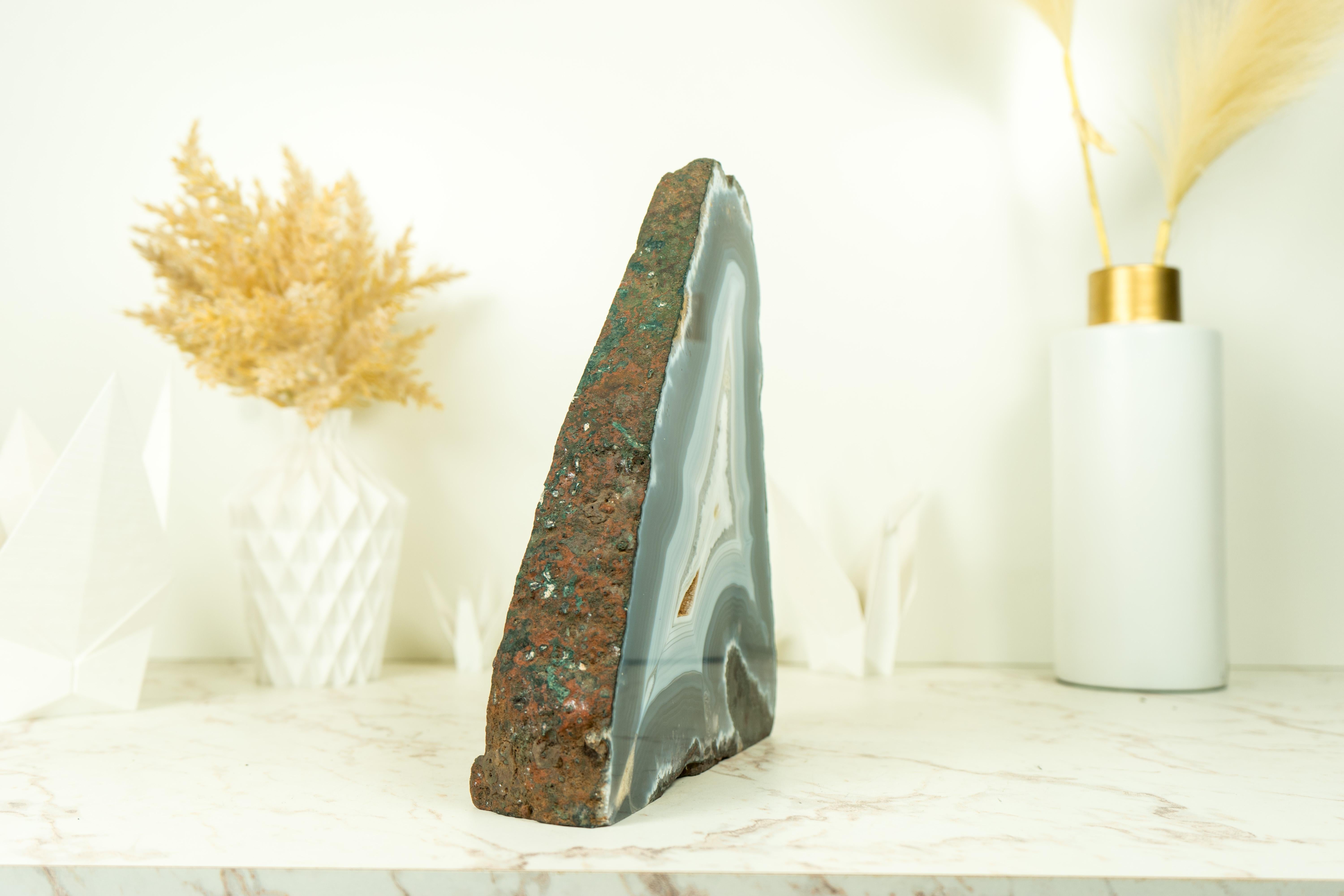 Blauer Spitzen-Achat-Geode mit seltenen Einschlüssen, ein natürliches Kunstwerk im Angebot 7