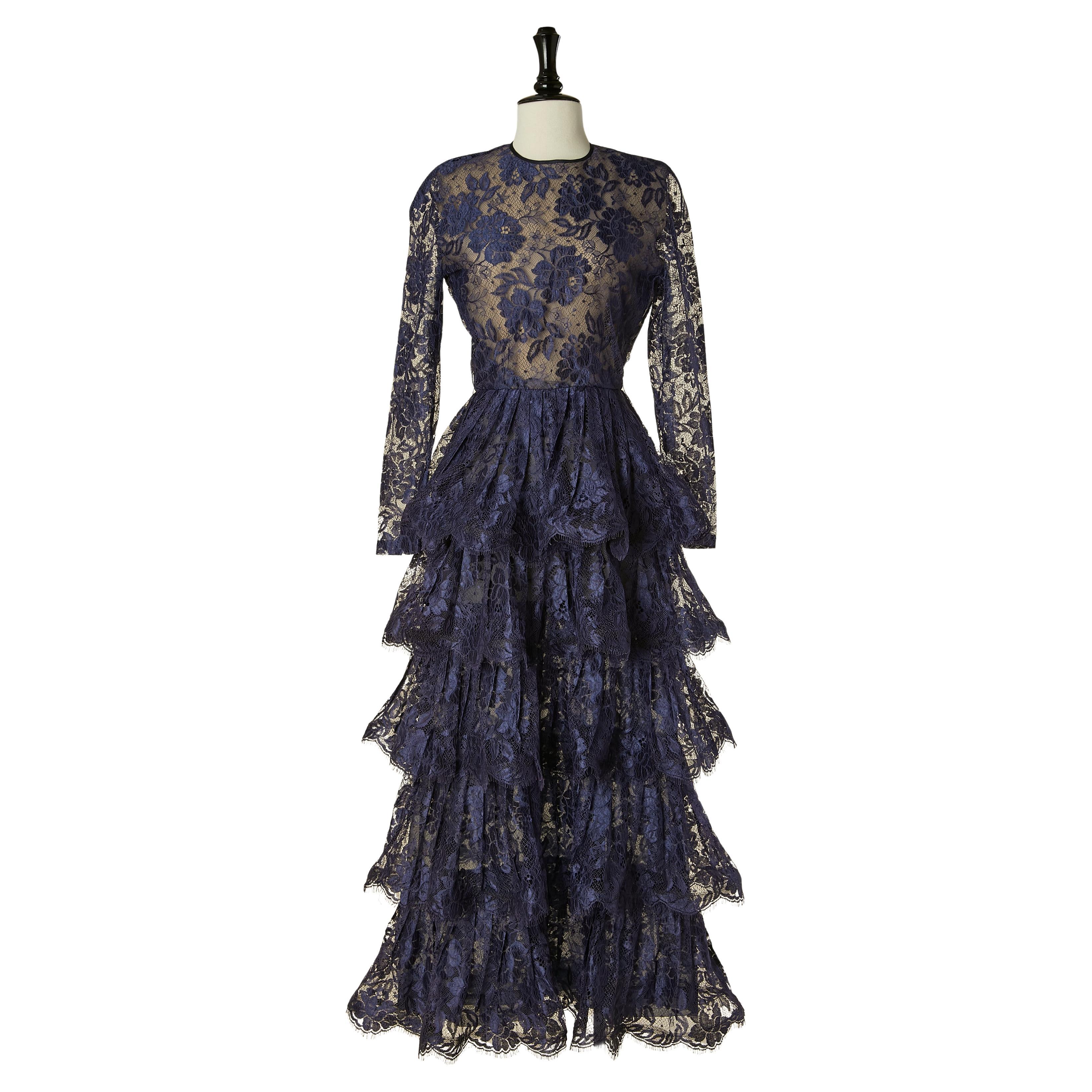 Robe de soirée en dentelle bleue à volants Scaasi en vente