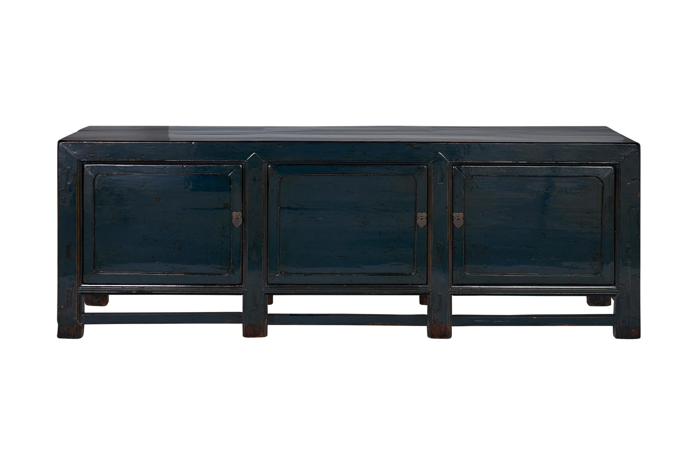 This piece is a part of Brendan Bass’s one-of-a-kind collection, Le Monde. French for “The World”, the Le Monde collection is made up of rare and hard to find pieces curated by Brendan from estate sales, brocantes, and anywhere beautiful pieces can