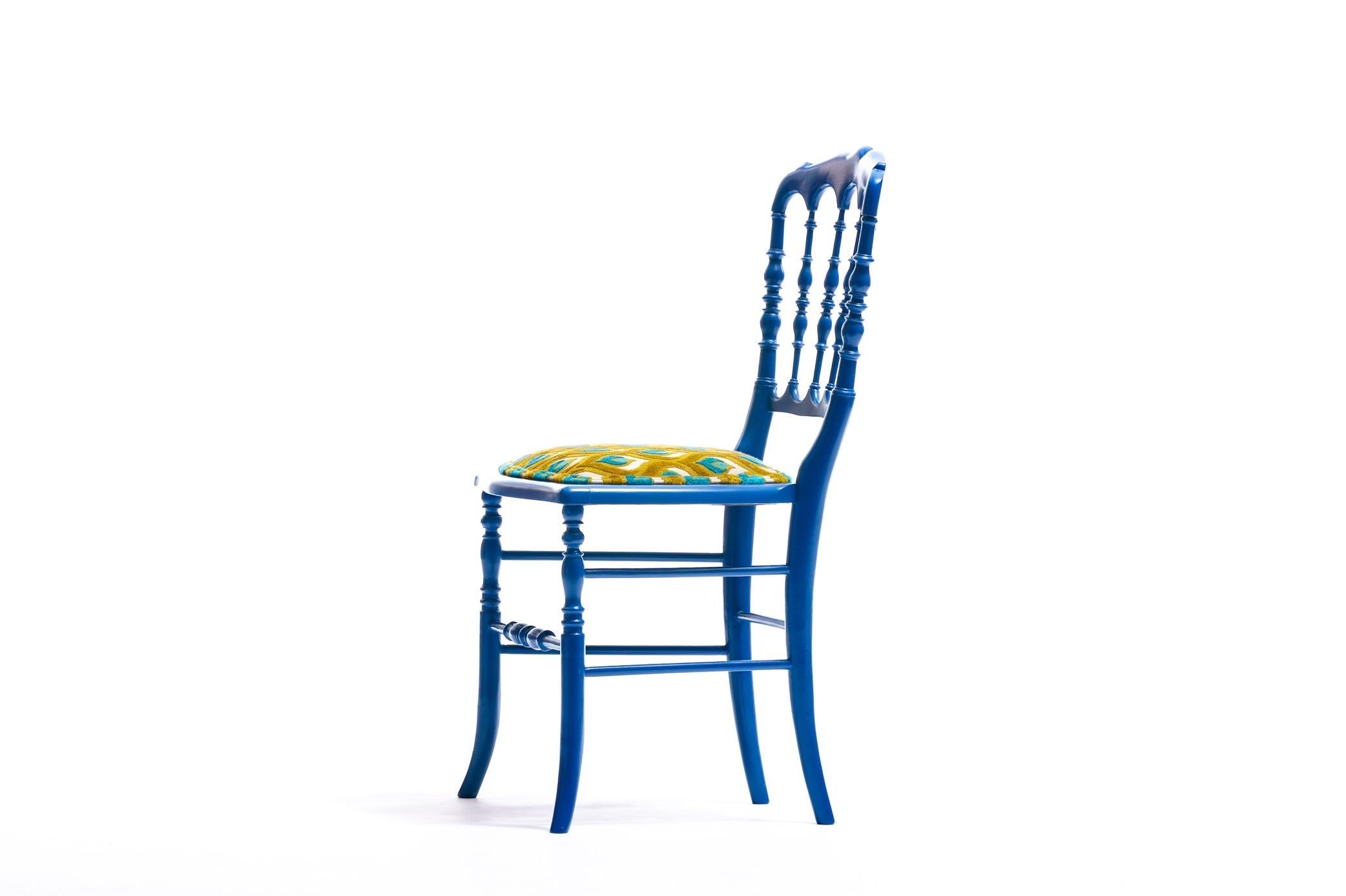 Blue Lacquered Chiavari Side Chair with Peacock Feathers in Cut Velvet For Sale 7