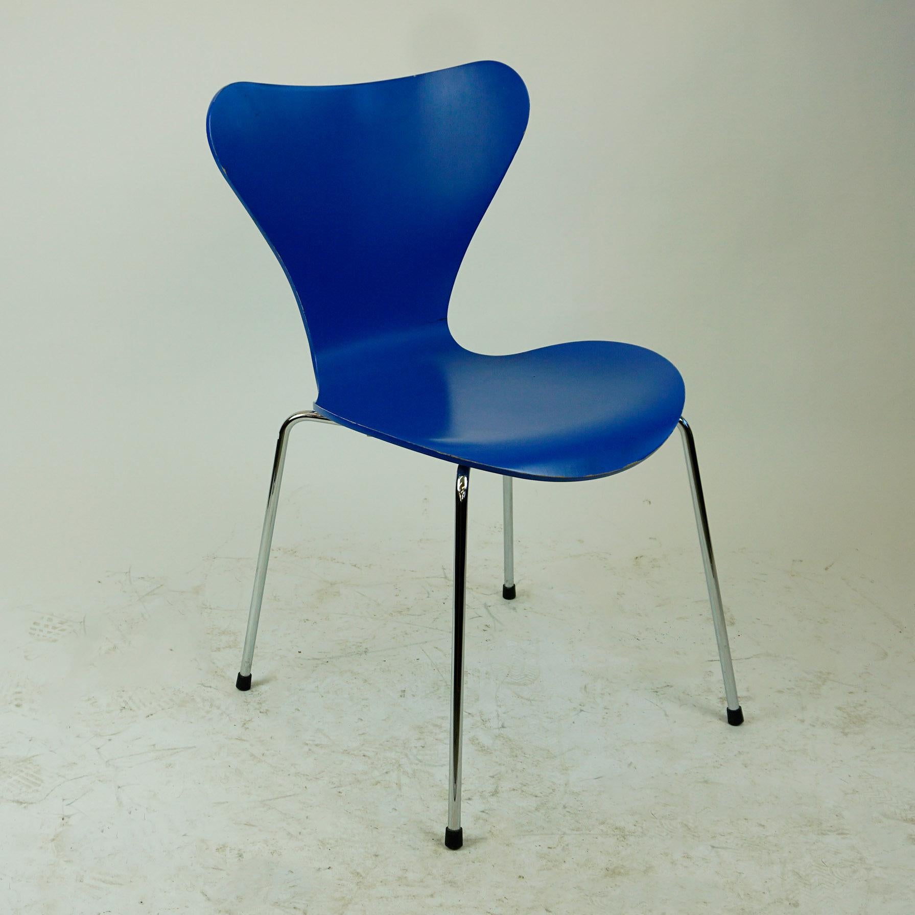 blue butterfly chair
