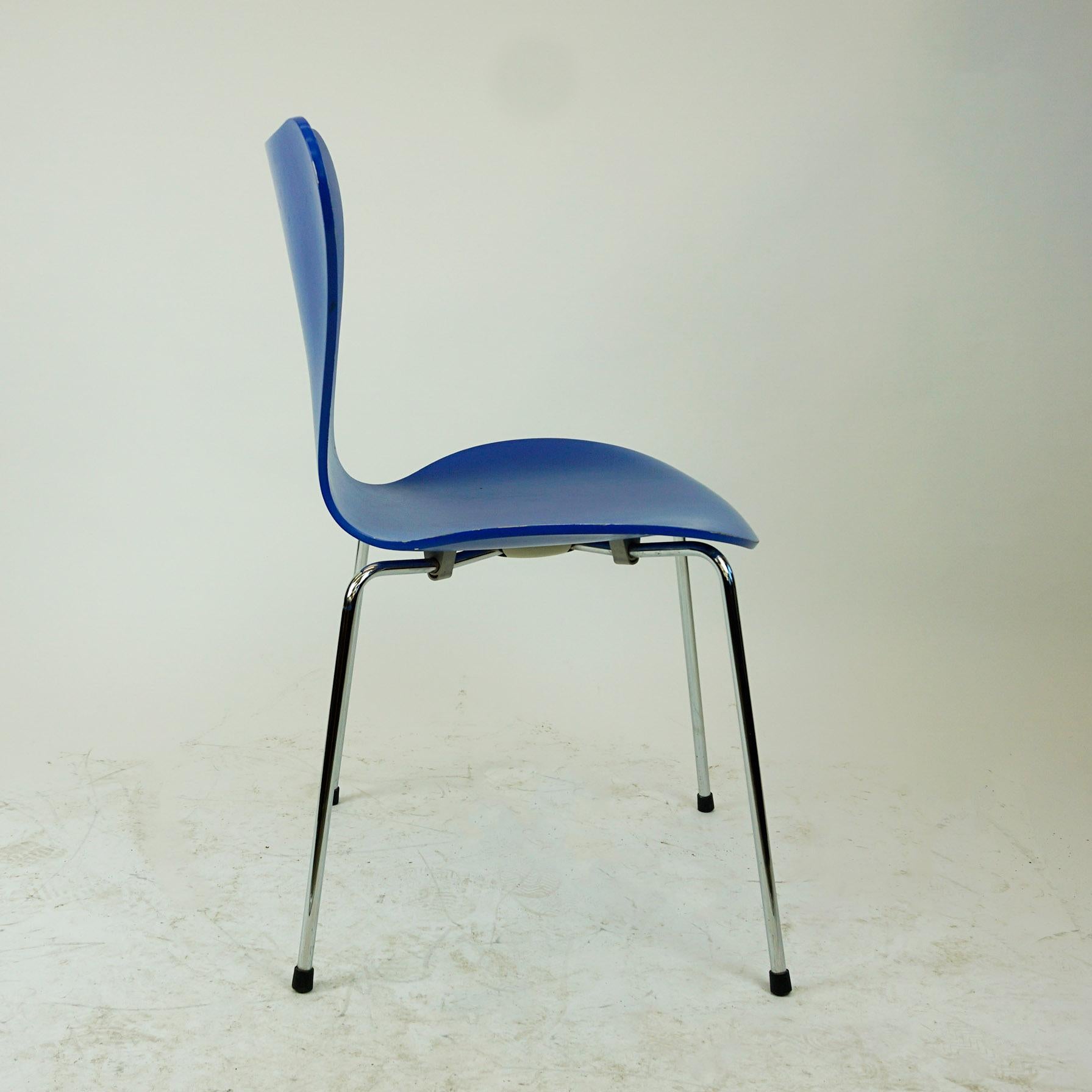Scandinavian Modern Blue Lacquered Series 7 Butterfly Chair by Arne Jacobsen for Fritz Hansen