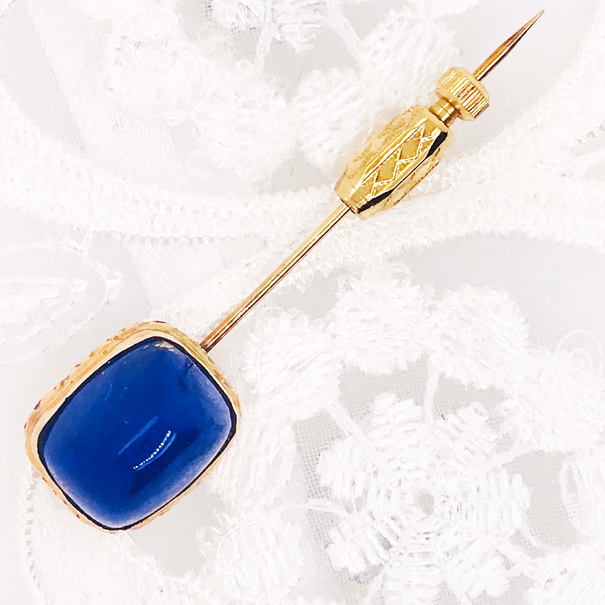 Blue Lapis Brooch, Gemstone Cabochon Handmade Brooch/Pin in 18 Karat Yellow Gold In Excellent Condition In Austin, TX