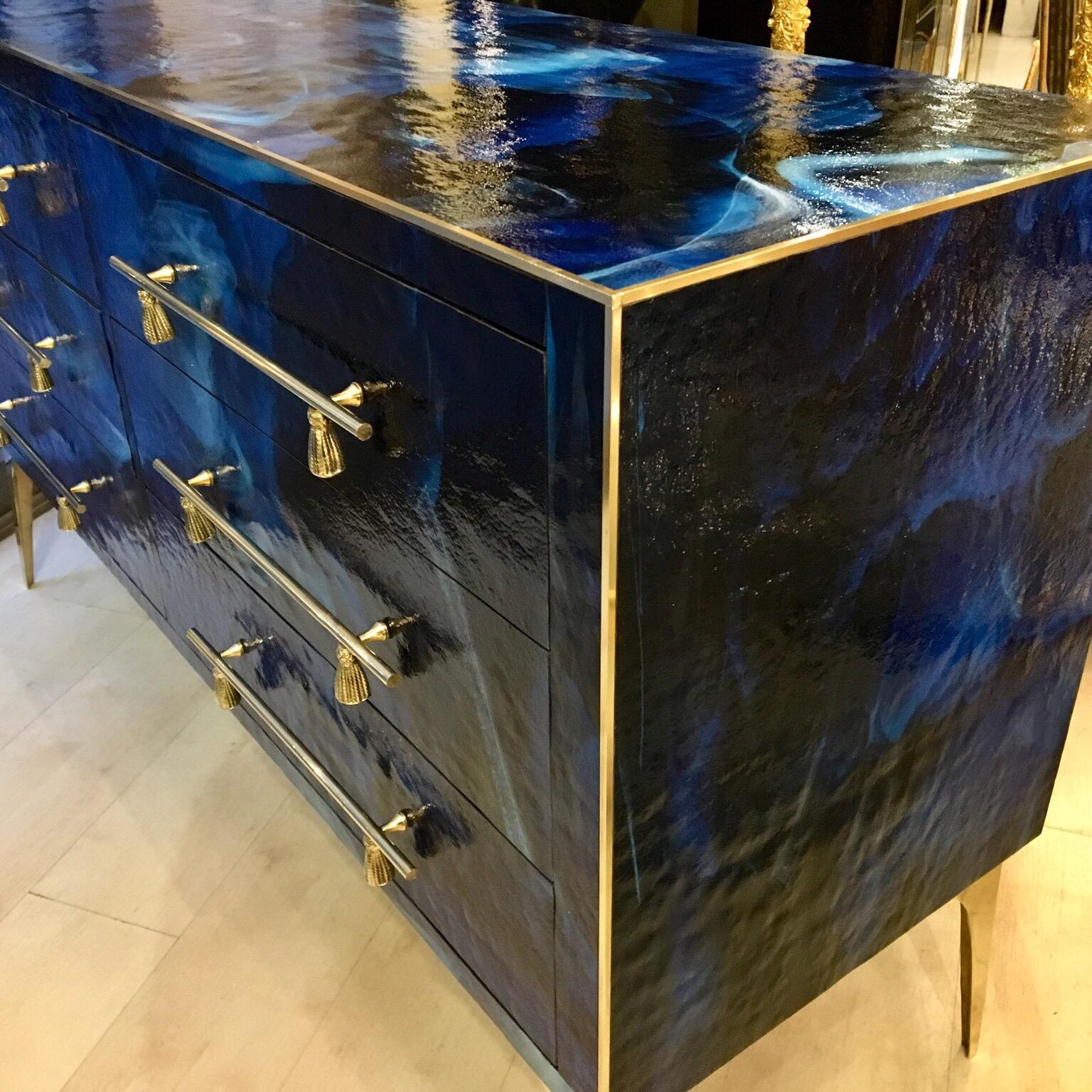 Blue Lapis Lazuli Effect Opaline Glass Chest of Drawers Brass Details, 1980s In Excellent Condition In Florence, IT