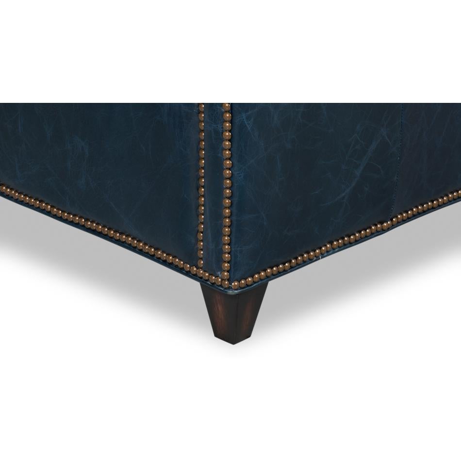 Chaise d'appoint en cuir bleu en vente 3