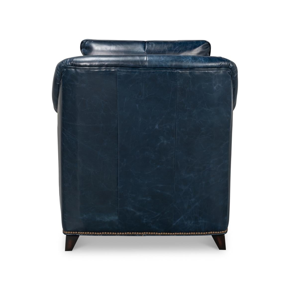 Asiatique Chaise d'appoint en cuir bleu en vente