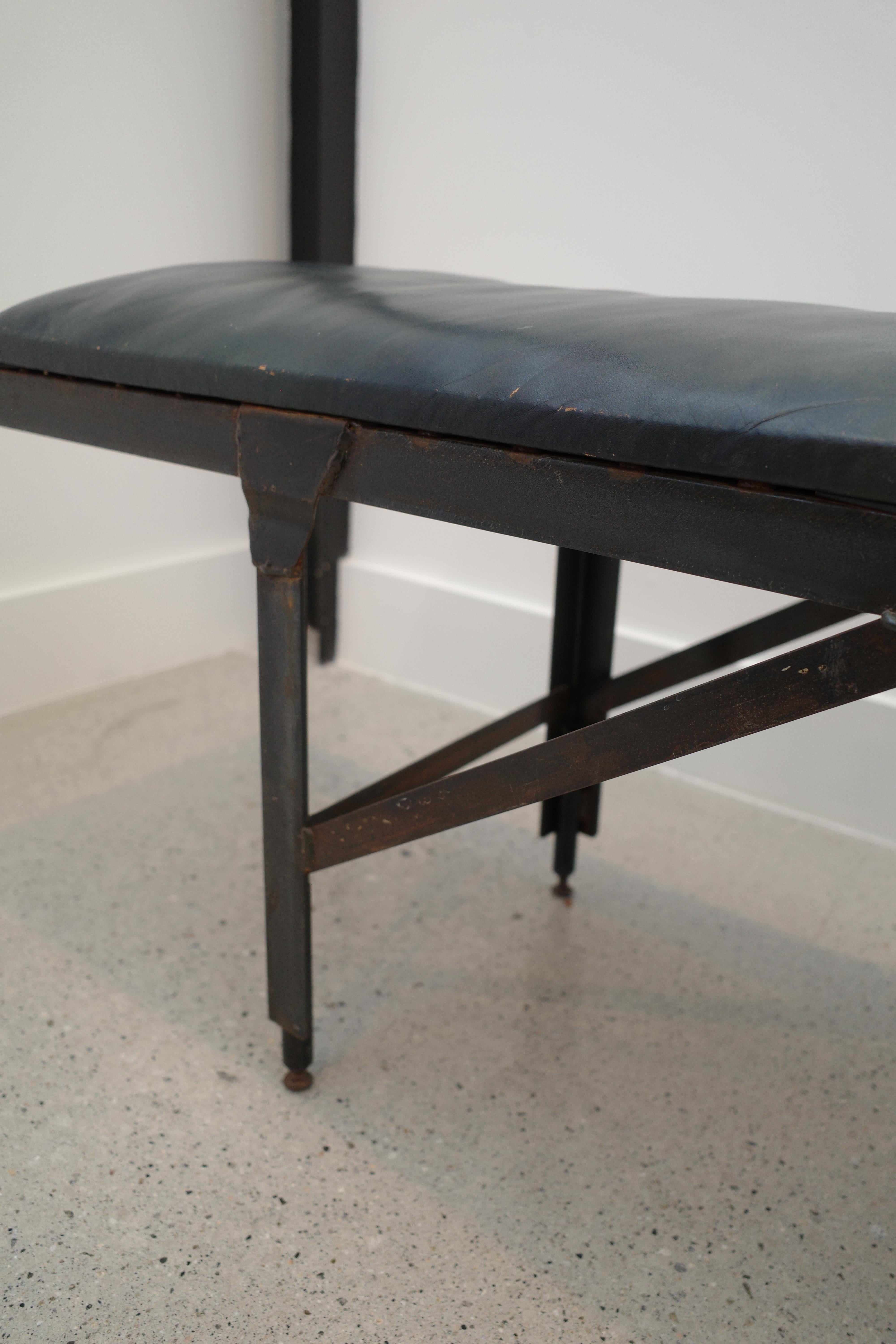 Panchina blu in pelle e acciaio in vendita 5