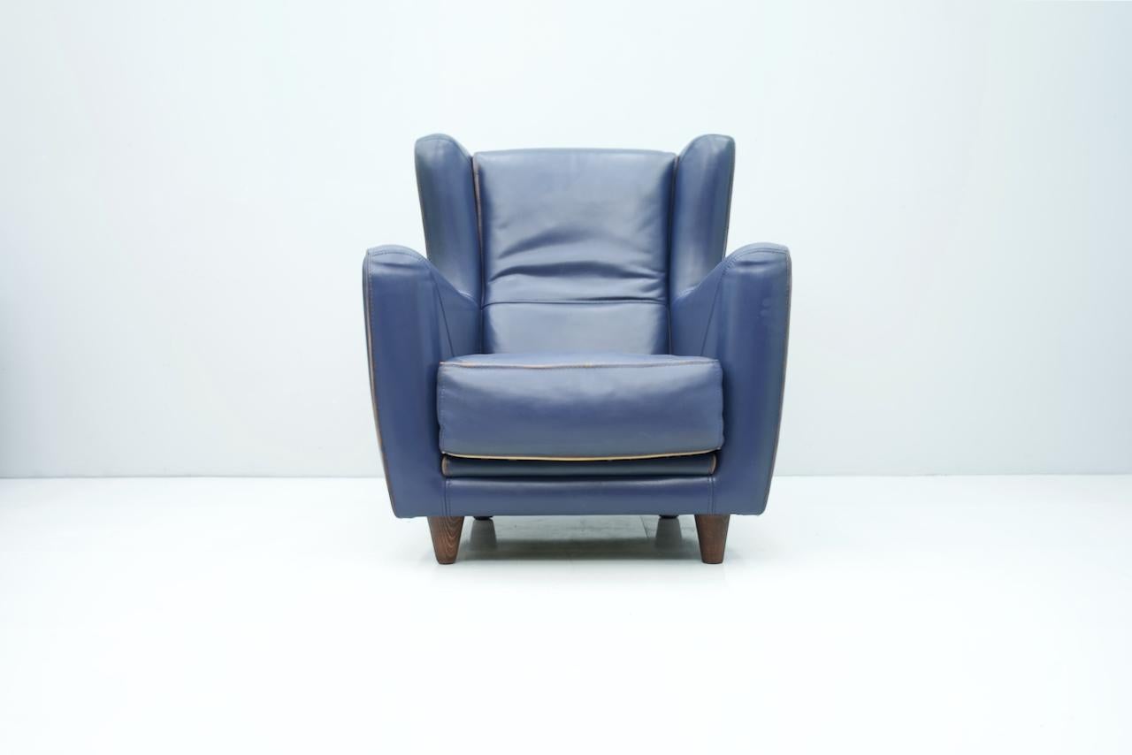 Late 20th Century Blue Leather Lounge Chair Bergère by Baxter, Italy For Sale